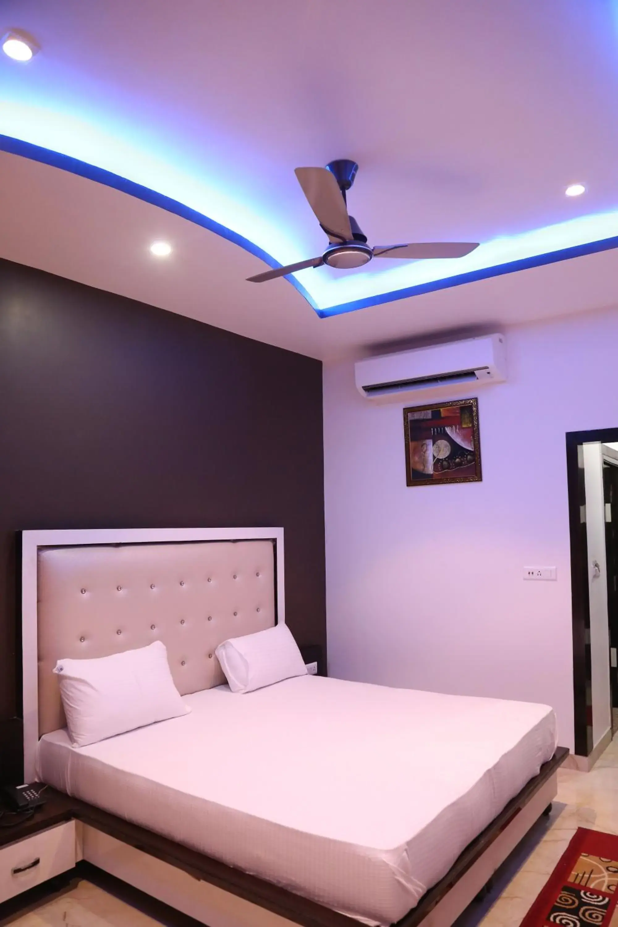 Bed in Hotel Dhanraj Palace Bed in Hotel Dhanraj Palace