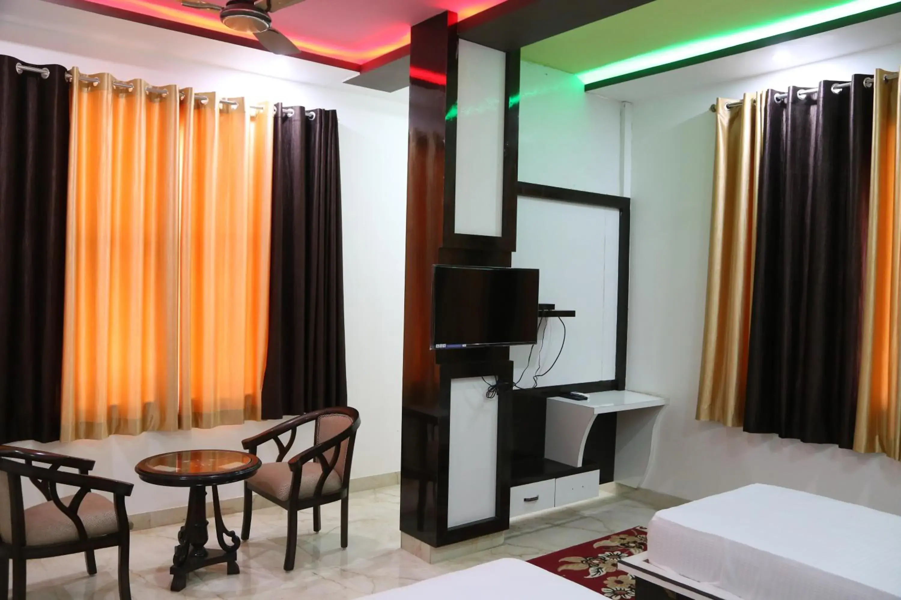 Bed in Hotel Dhanraj Palace Bed in Hotel Dhanraj Palace