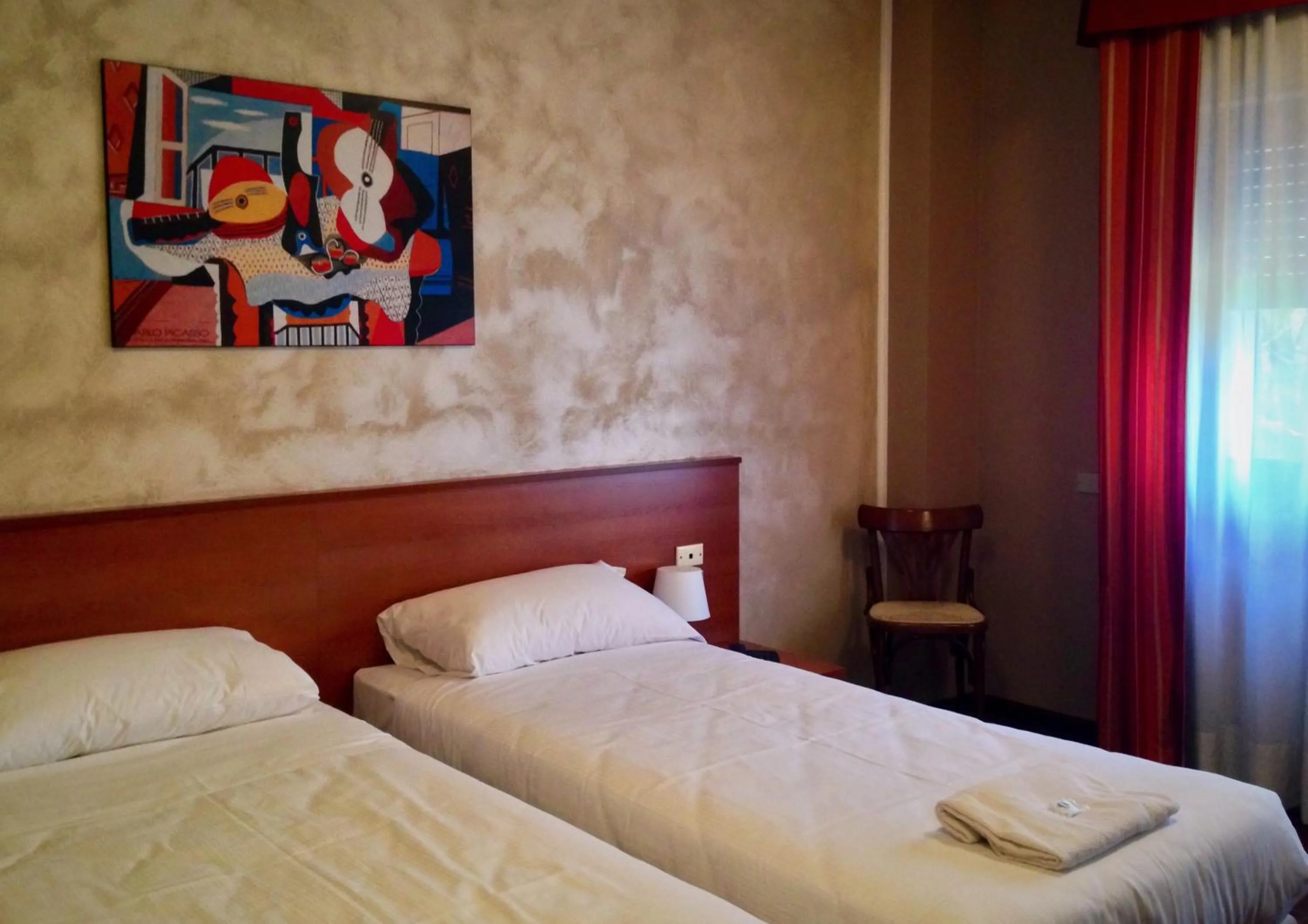 Shower, Bed in Hotel Forum