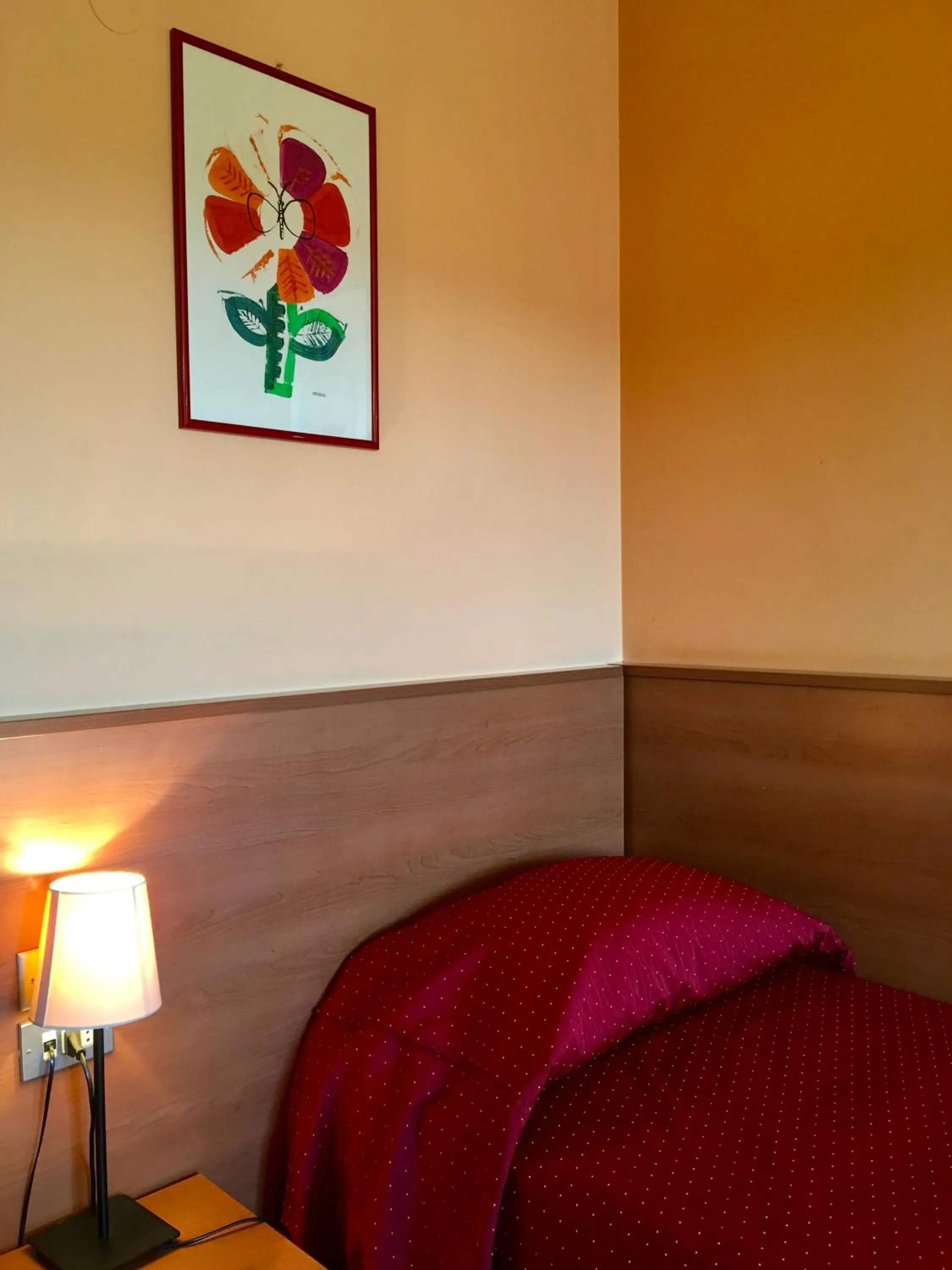 Toilet, Bed in Hotel Forum