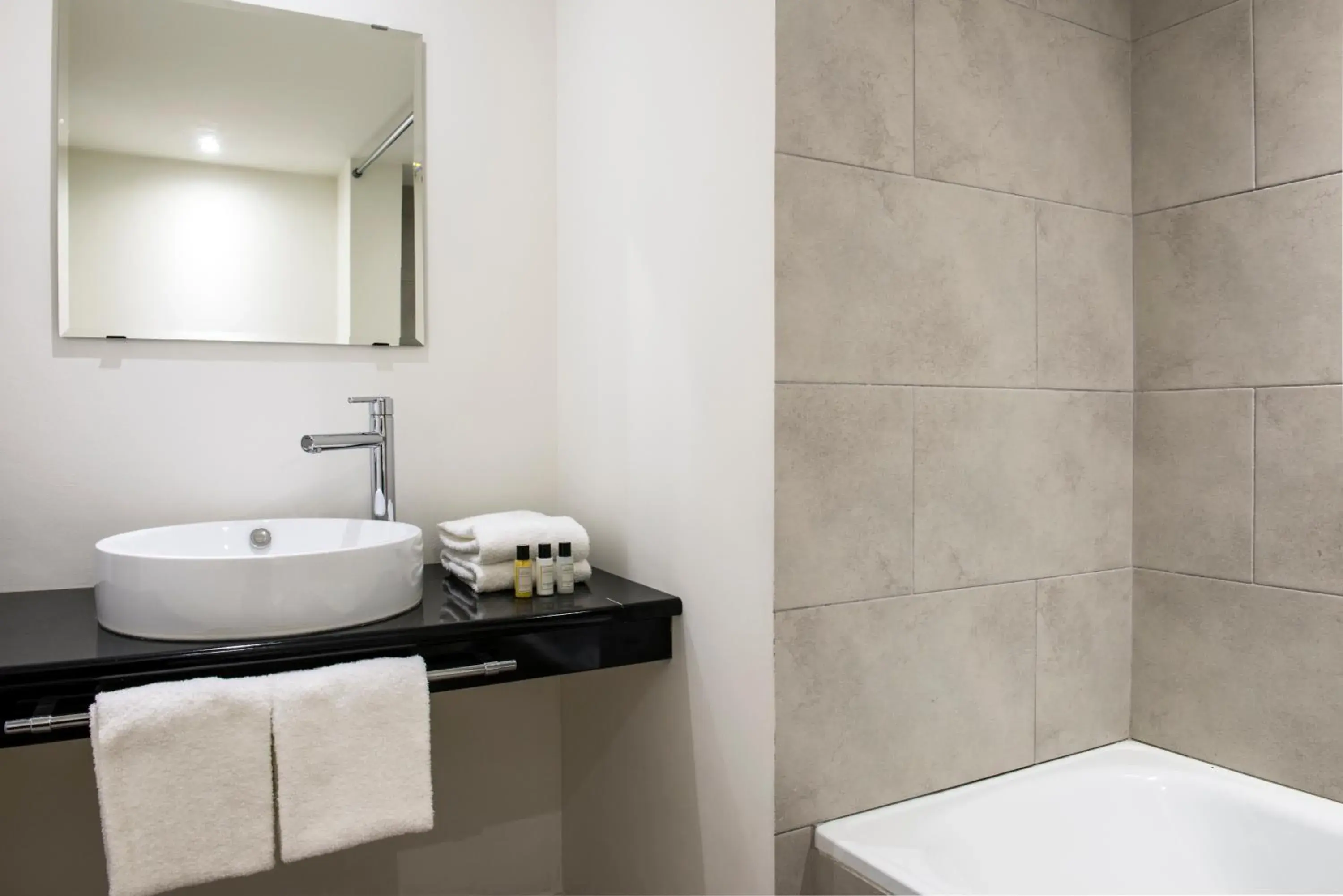 Photo of the whole room, Bathroom in Tryp By Wyndham Antwerp