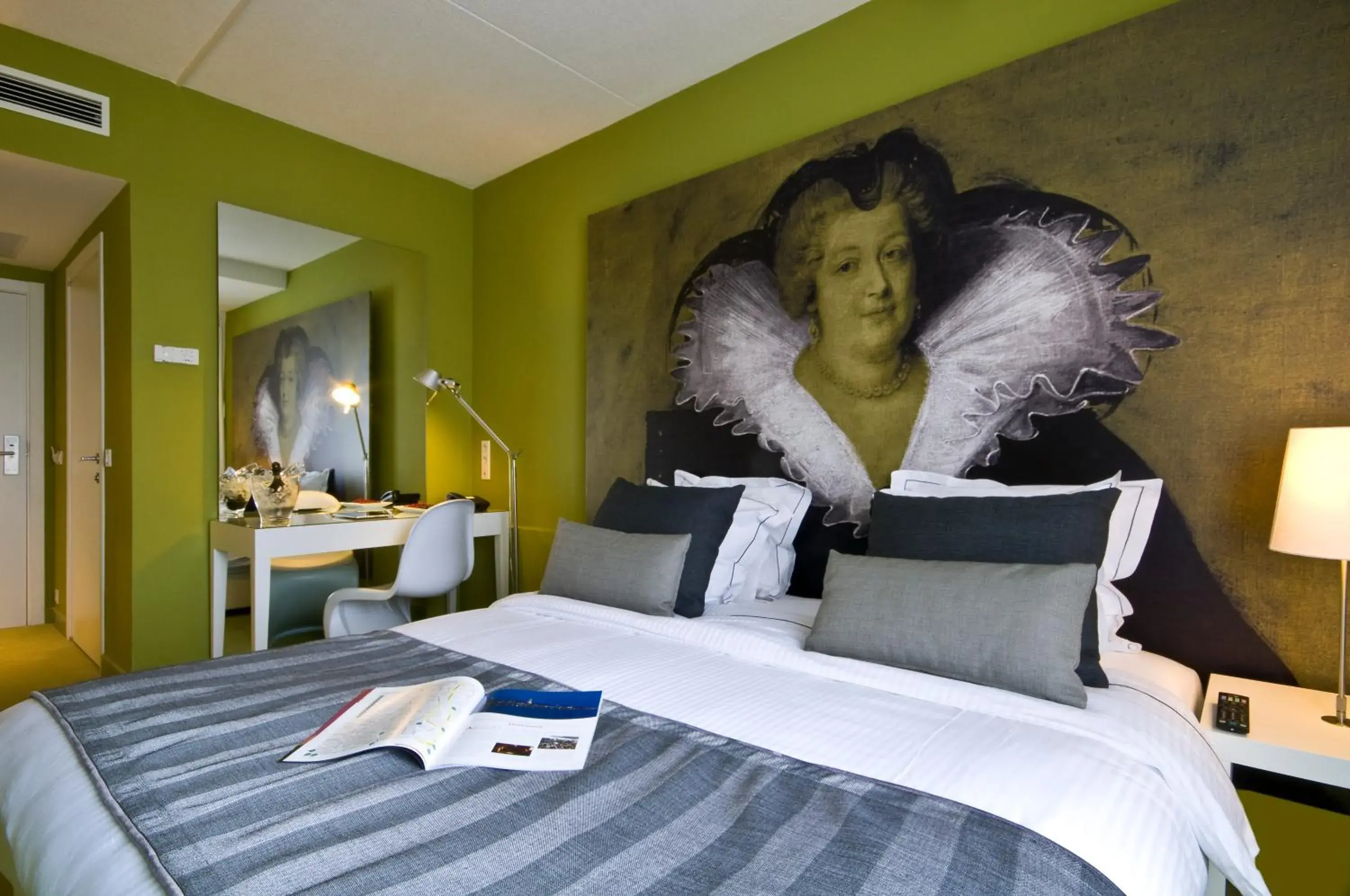 Photo of the whole room in Tryp By Wyndham Antwerp