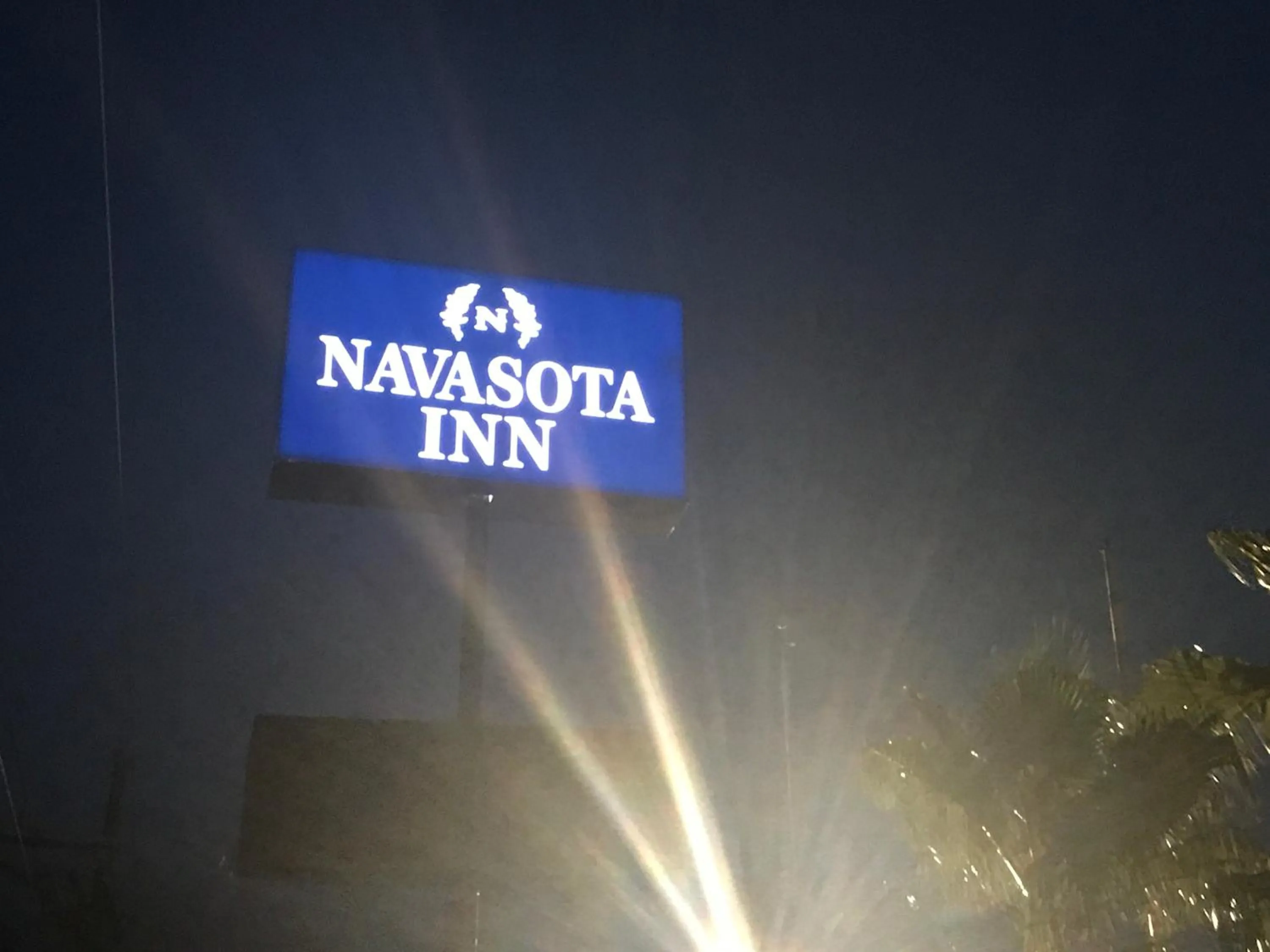 Property building in Navasota Inn