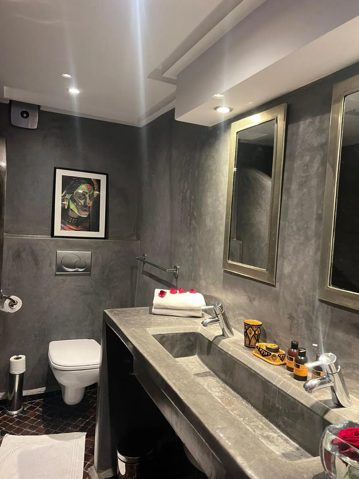 Shower in Riad Vendôme & Spa