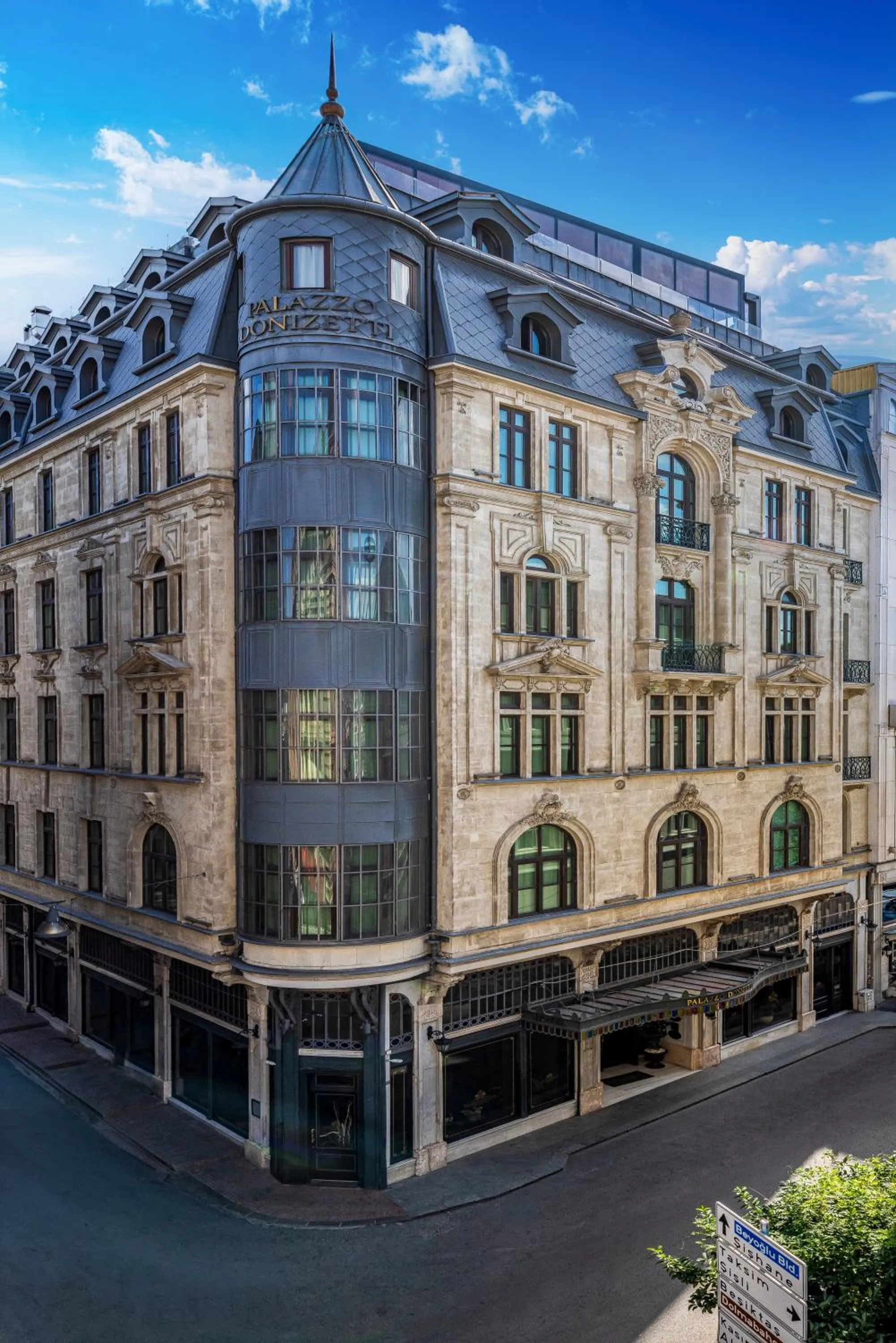 Property building in Palazzo Donizetti Hotel - Special Class