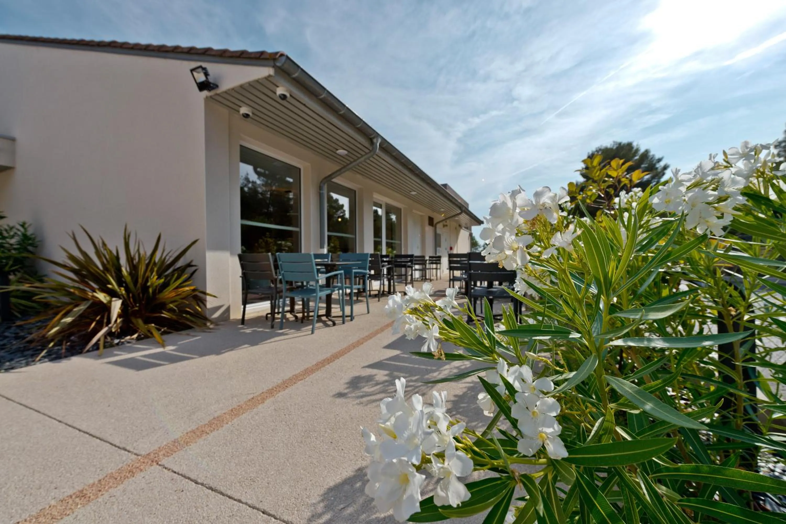 Patio in Kyriad Résidence Cabriès - Plan de Campagne