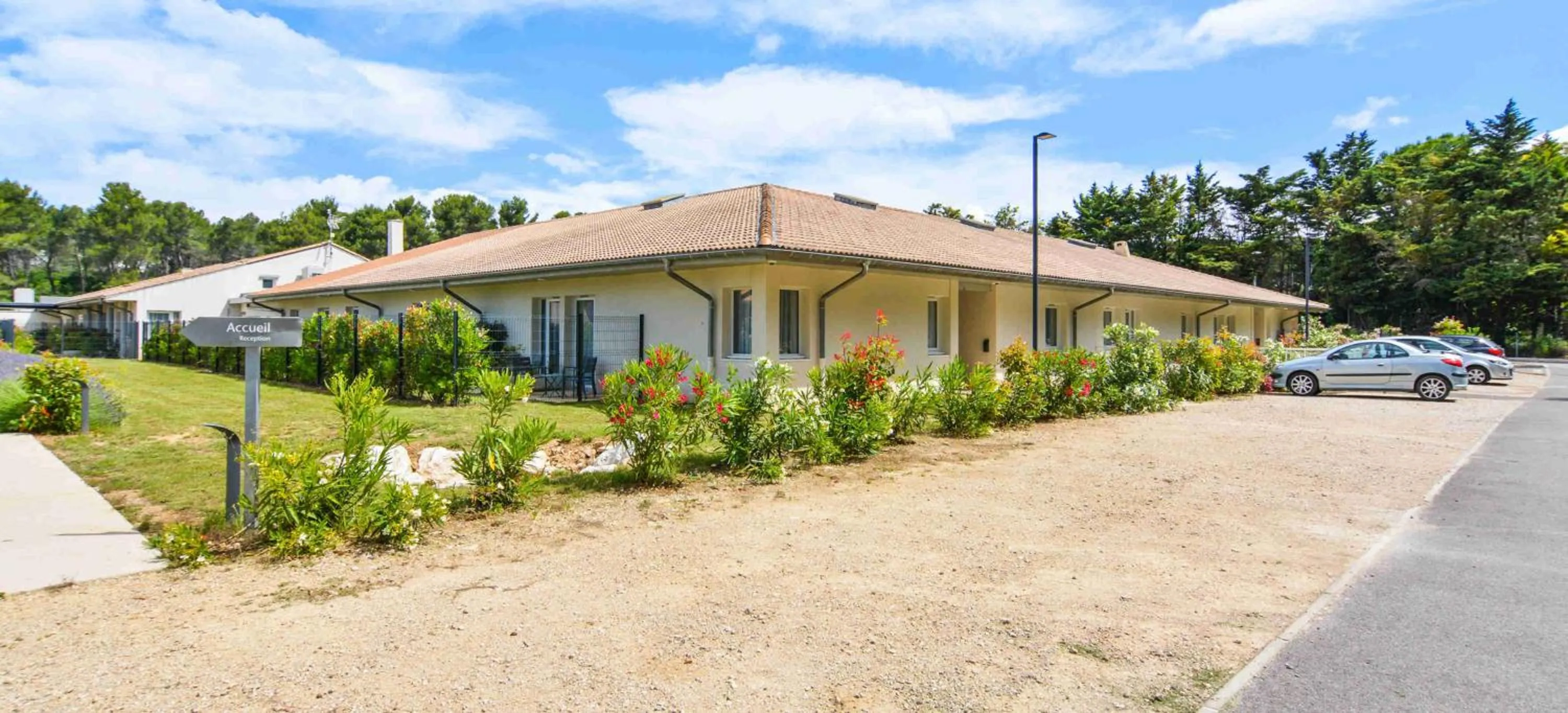 Property building in Kyriad Résidence Cabriès - Plan de Campagne