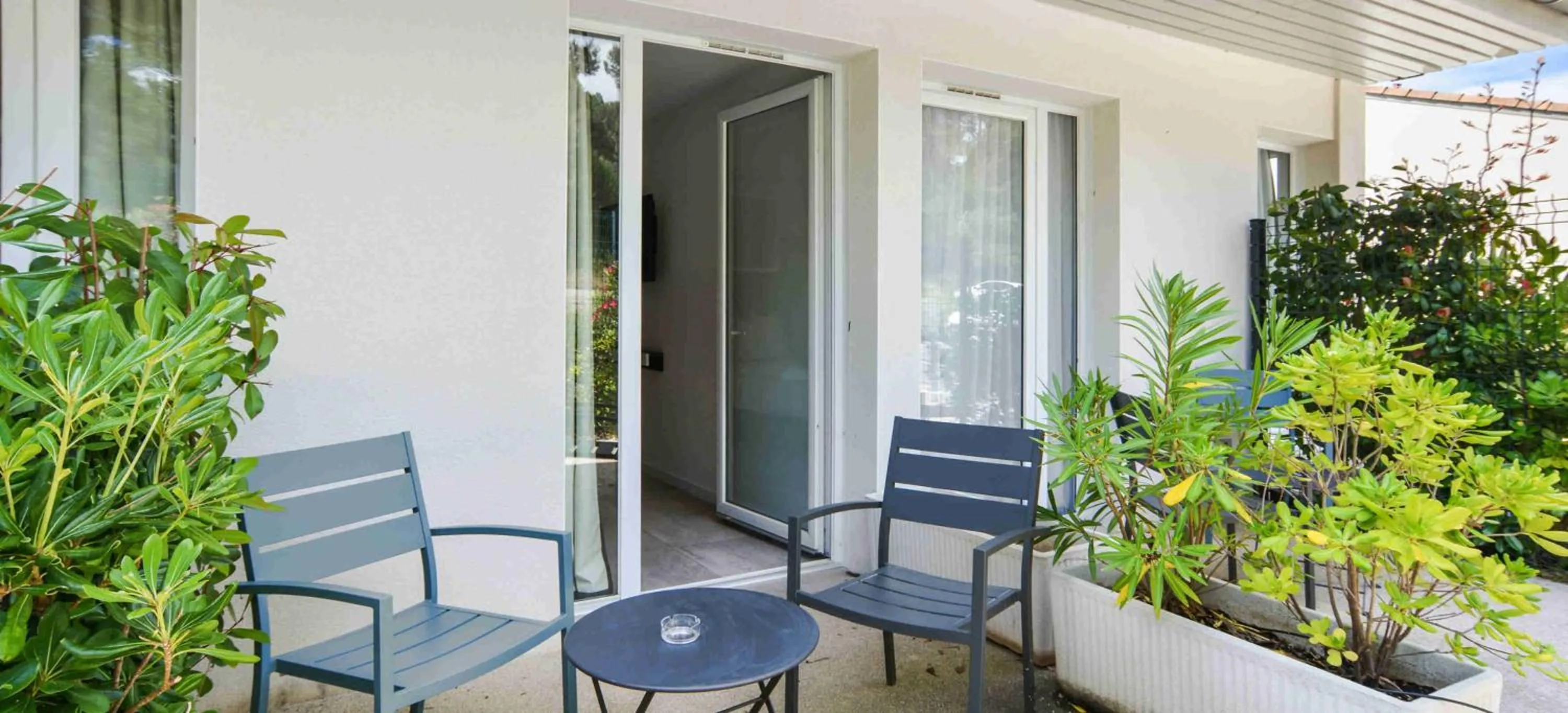 Patio in Kyriad Résidence Cabriès - Plan de Campagne