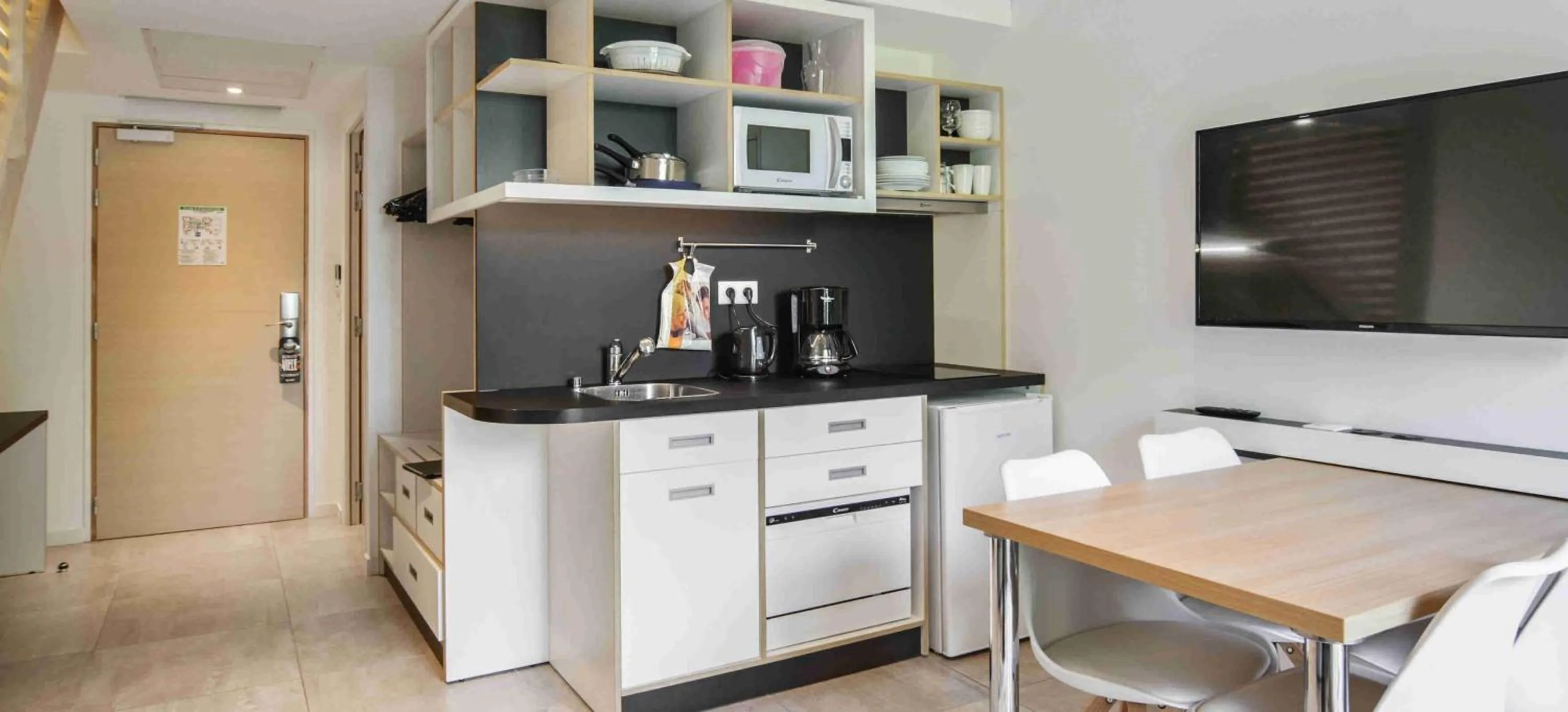 Coffee/tea facilities in Kyriad Résidence Cabriès - Plan de Campagne