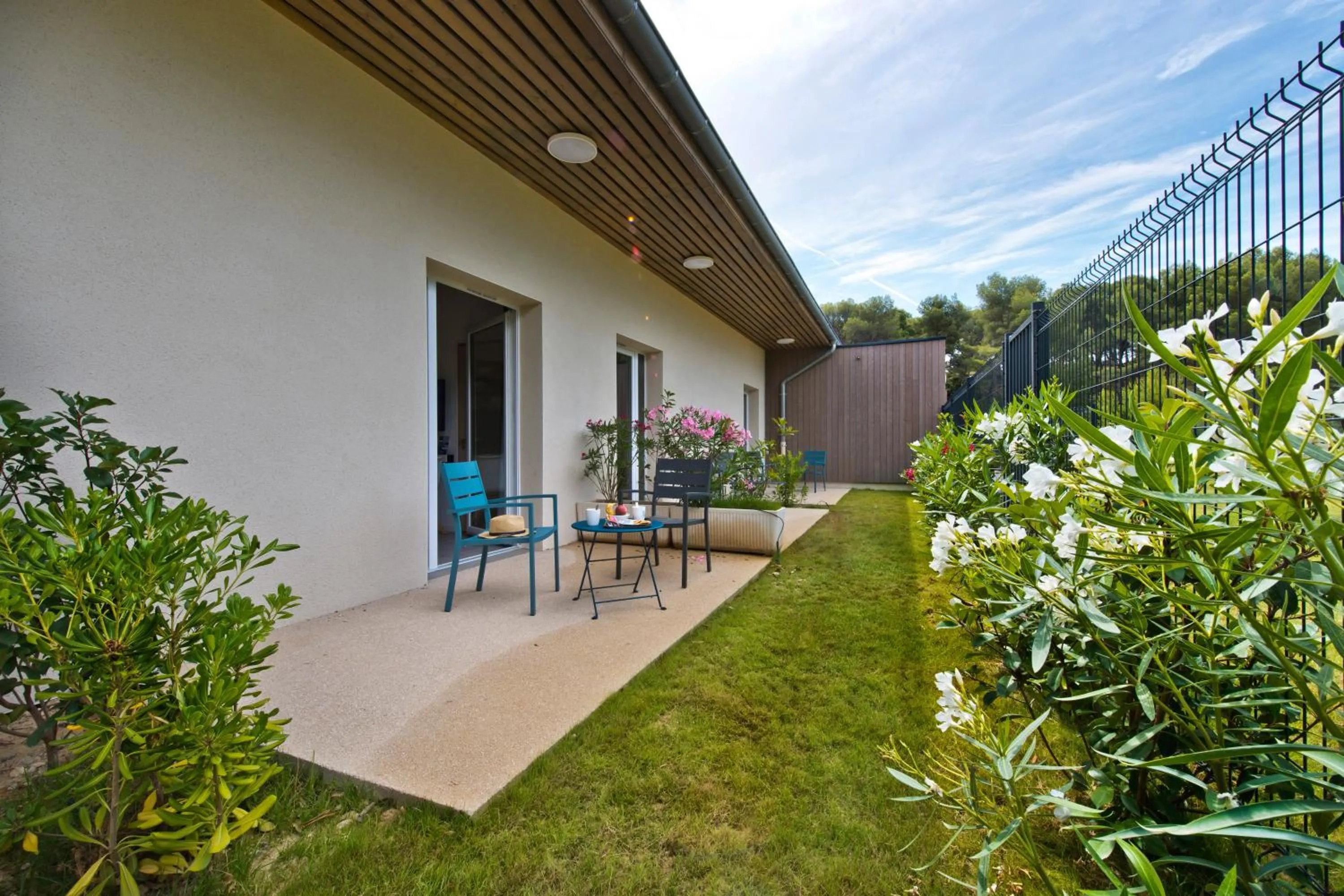 Patio in Kyriad Résidence Cabriès - Plan de Campagne