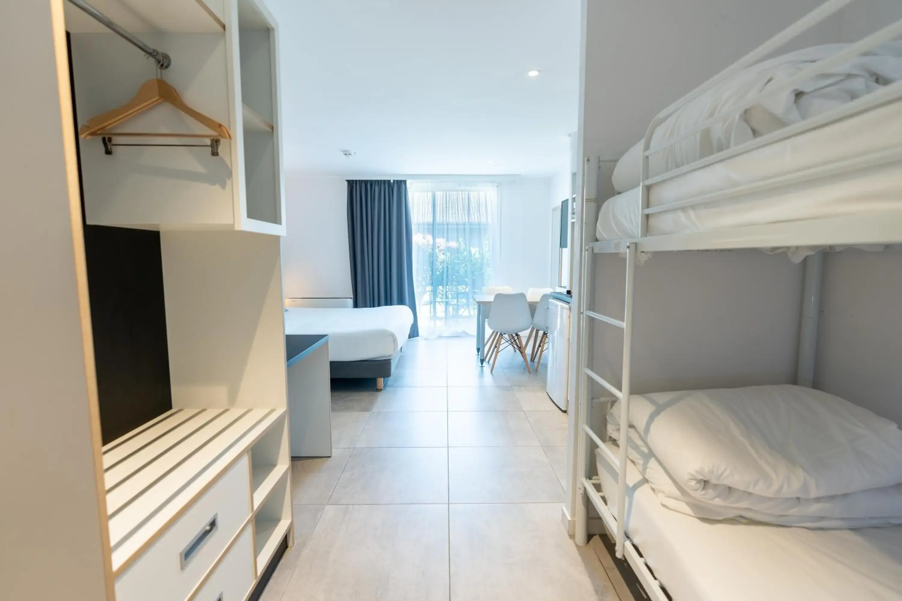 Executive Studio - 1 Double Bed 2 Bunk Bed Beds in Kyriad Résidence Cabriès - Plan de Campagne Executive Studio - 1 Double Bed 2 Bunk Bed Beds in Kyriad Résidence Cabriès - Plan de Campagne