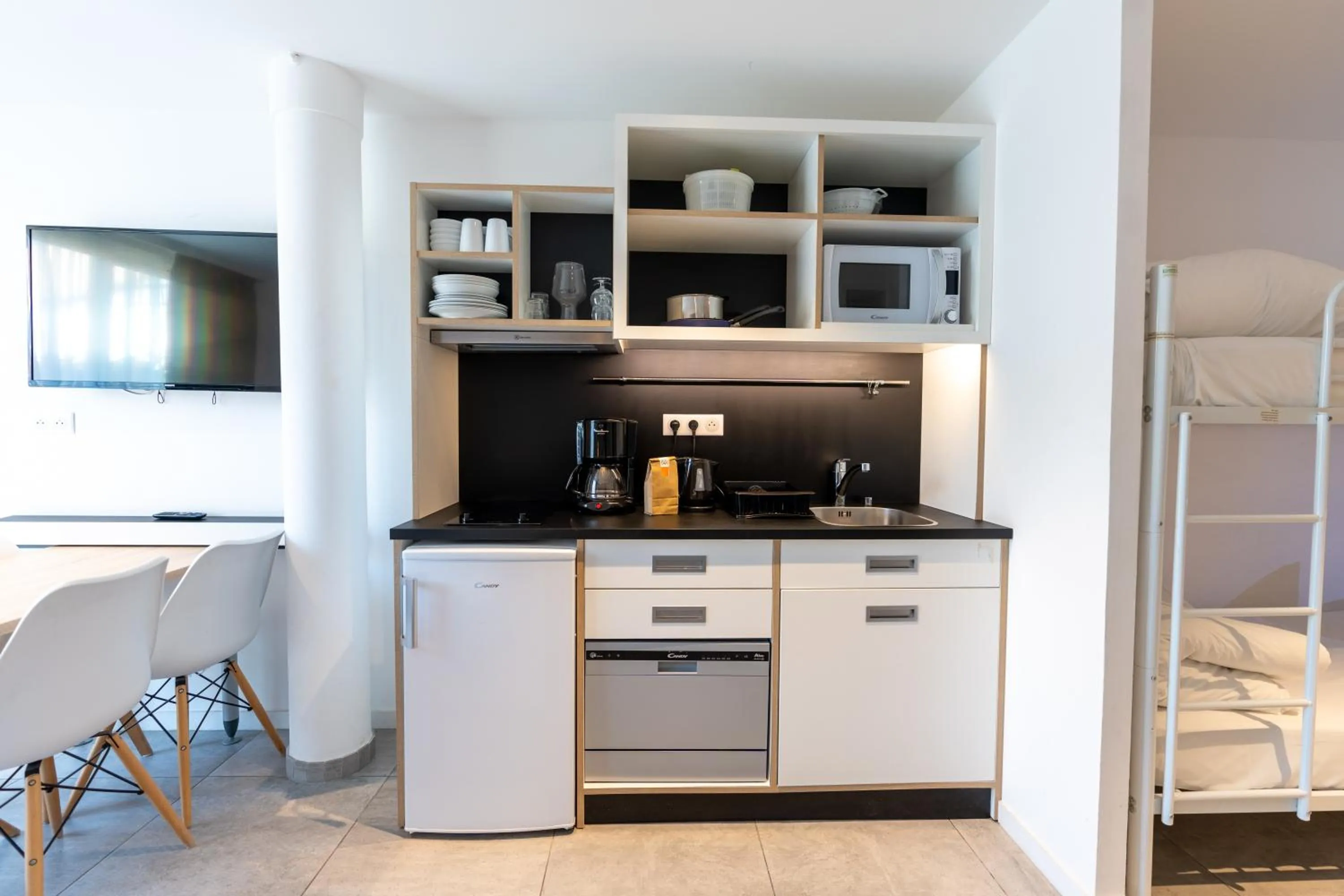 Kitchen or kitchenette in Kyriad Résidence Cabriès - Plan de Campagne