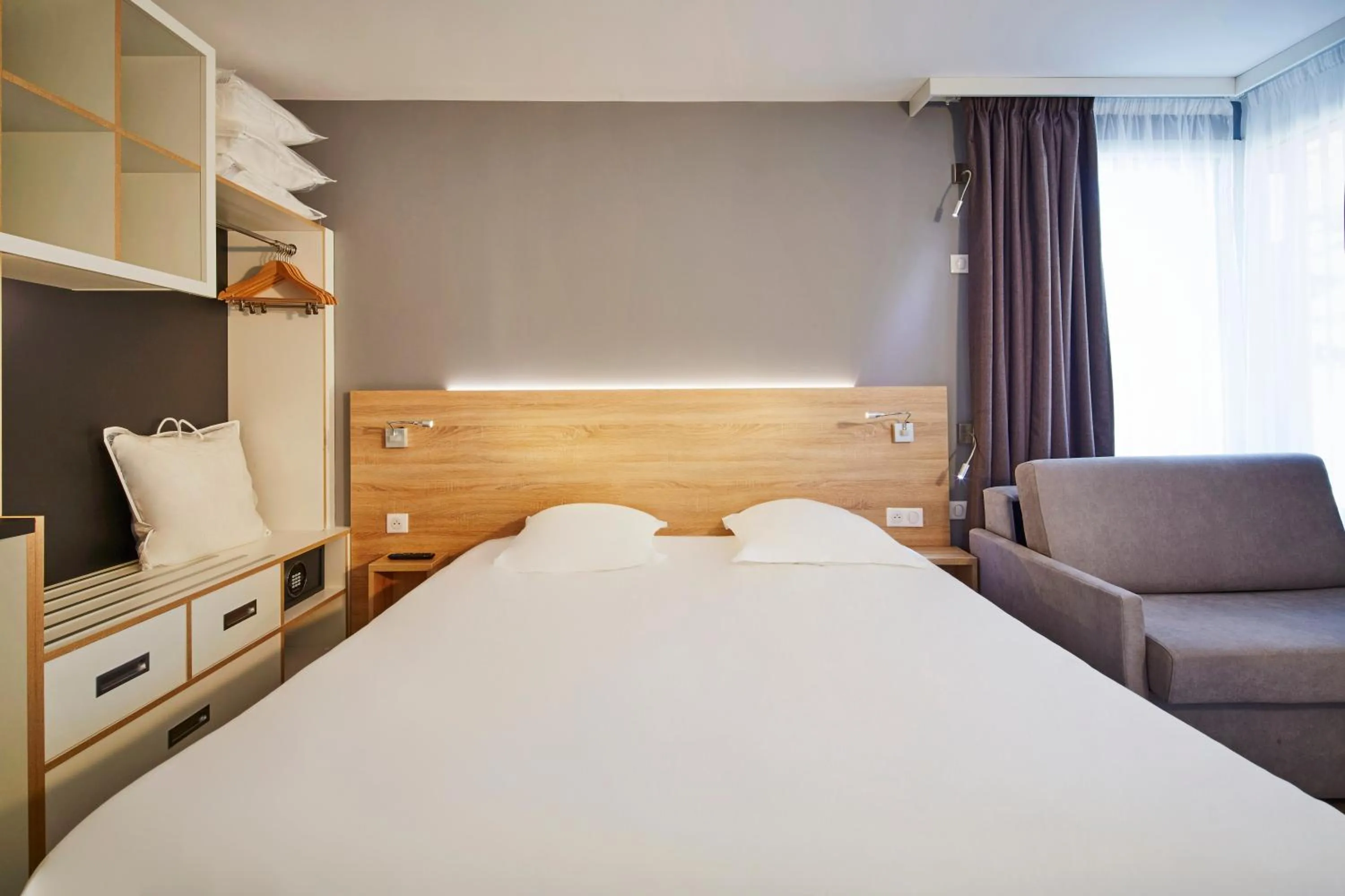 Bed in Kyriad Résidence Cabriès - Plan de Campagne