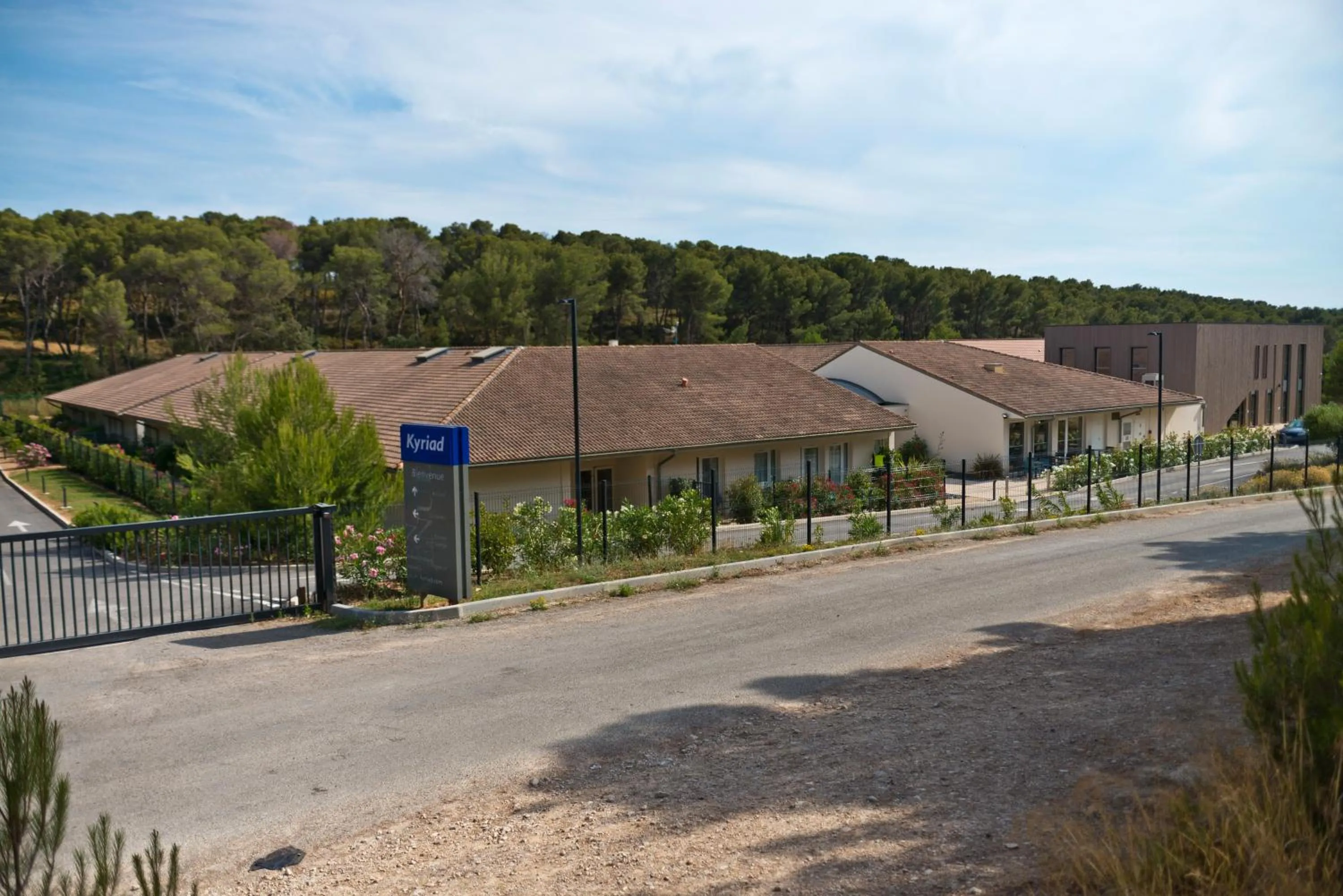 Facade/entrance in Kyriad Résidence Cabriès - Plan de Campagne