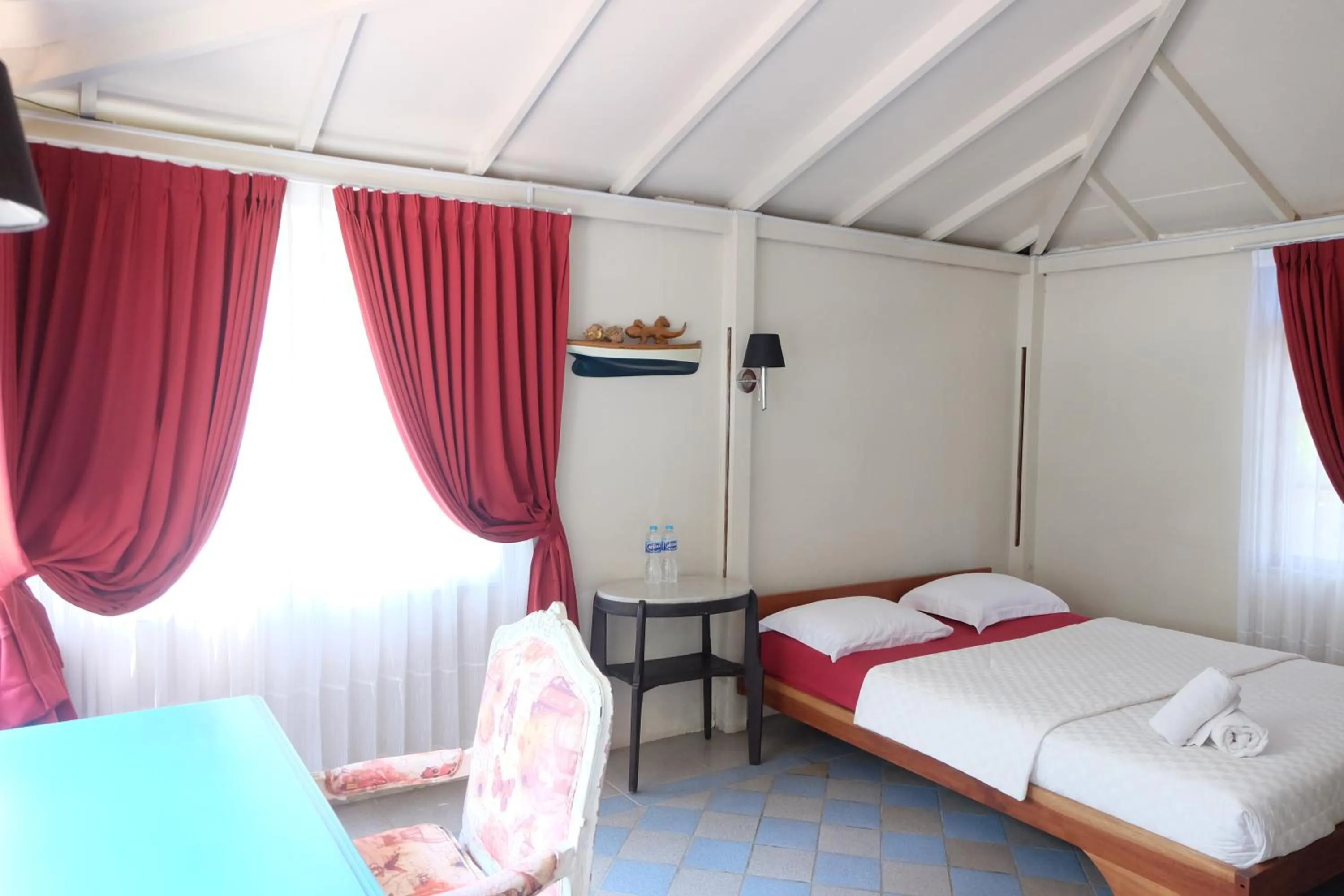 Bed in Villa Isabella Putri B&B