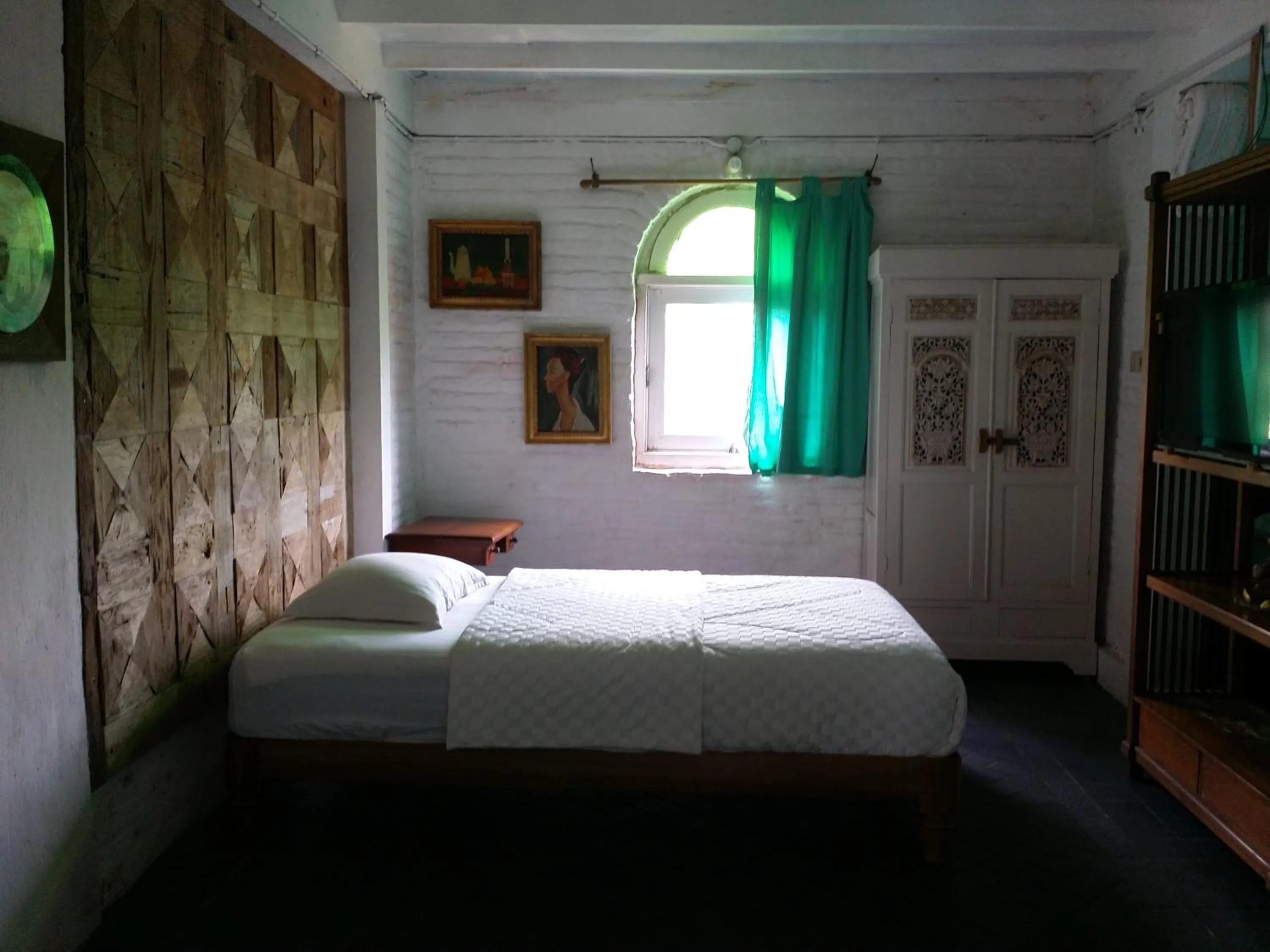 Bed in Villa Isabella Putri B&B