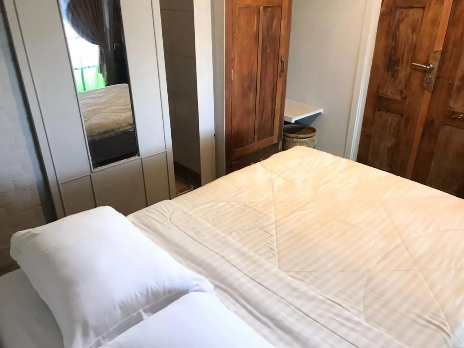 Bed in Villa Isabella Putri B&B