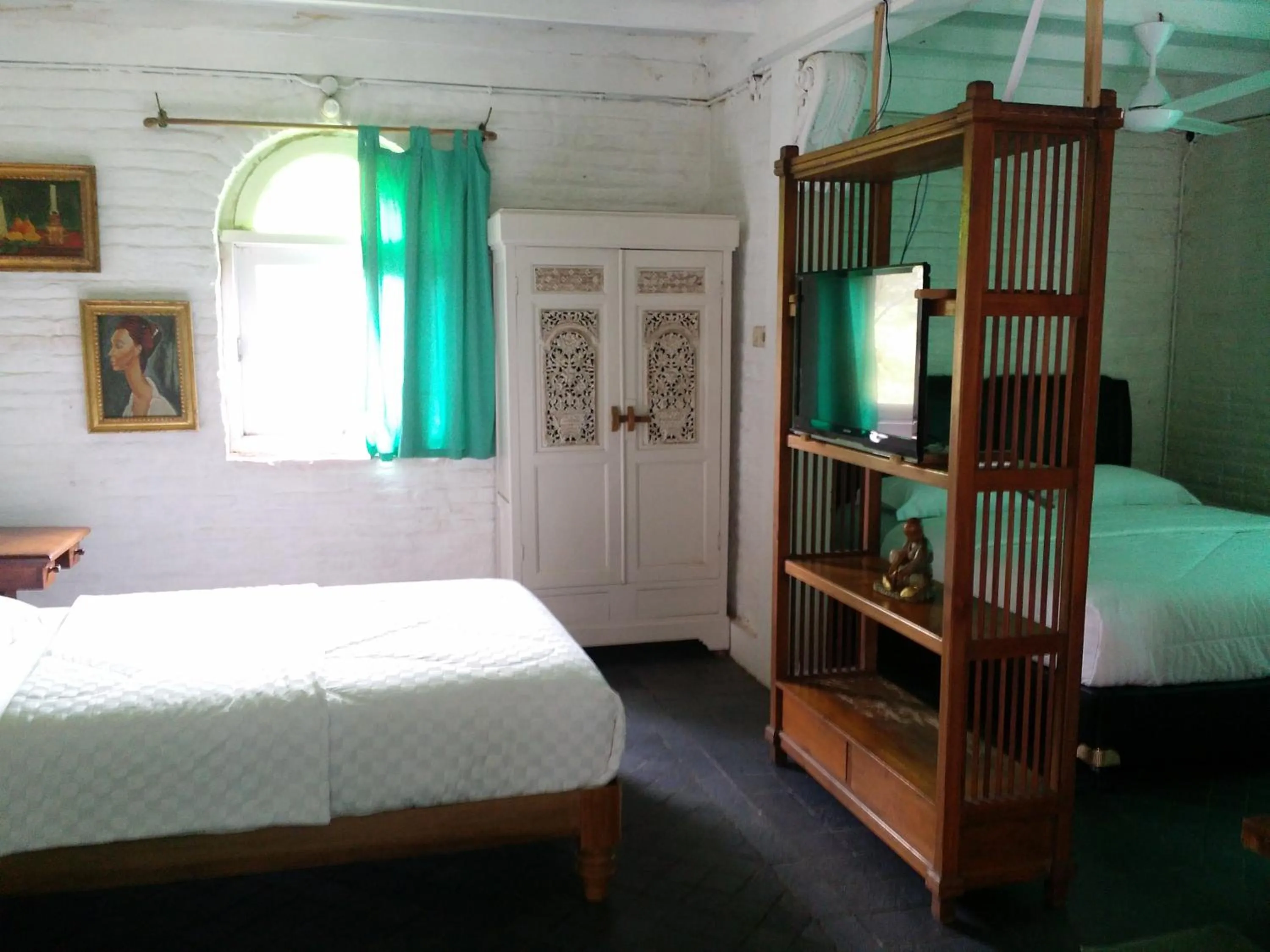 Bed in Villa Isabella Putri B&B