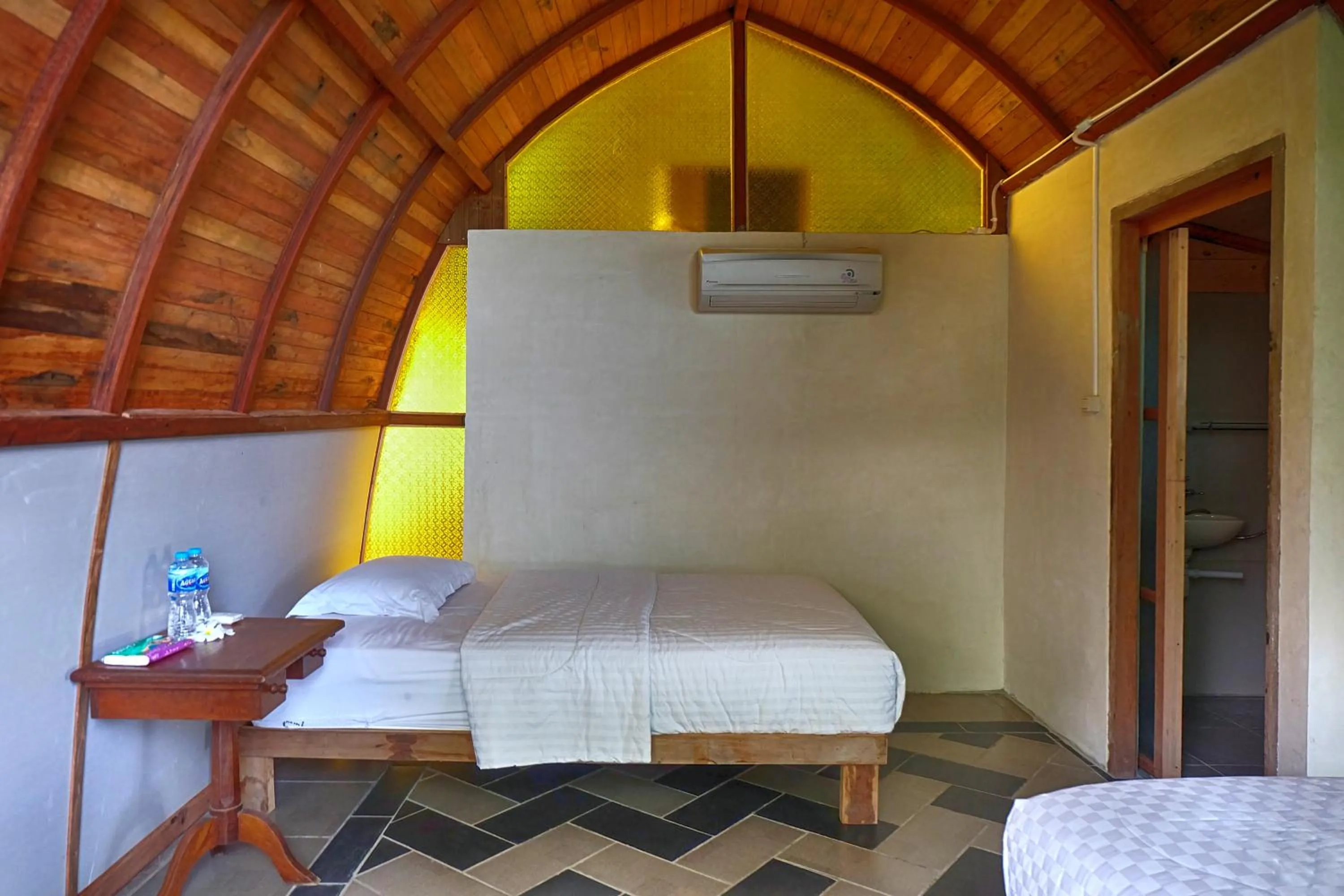 Bed in Villa Isabella Putri B&B