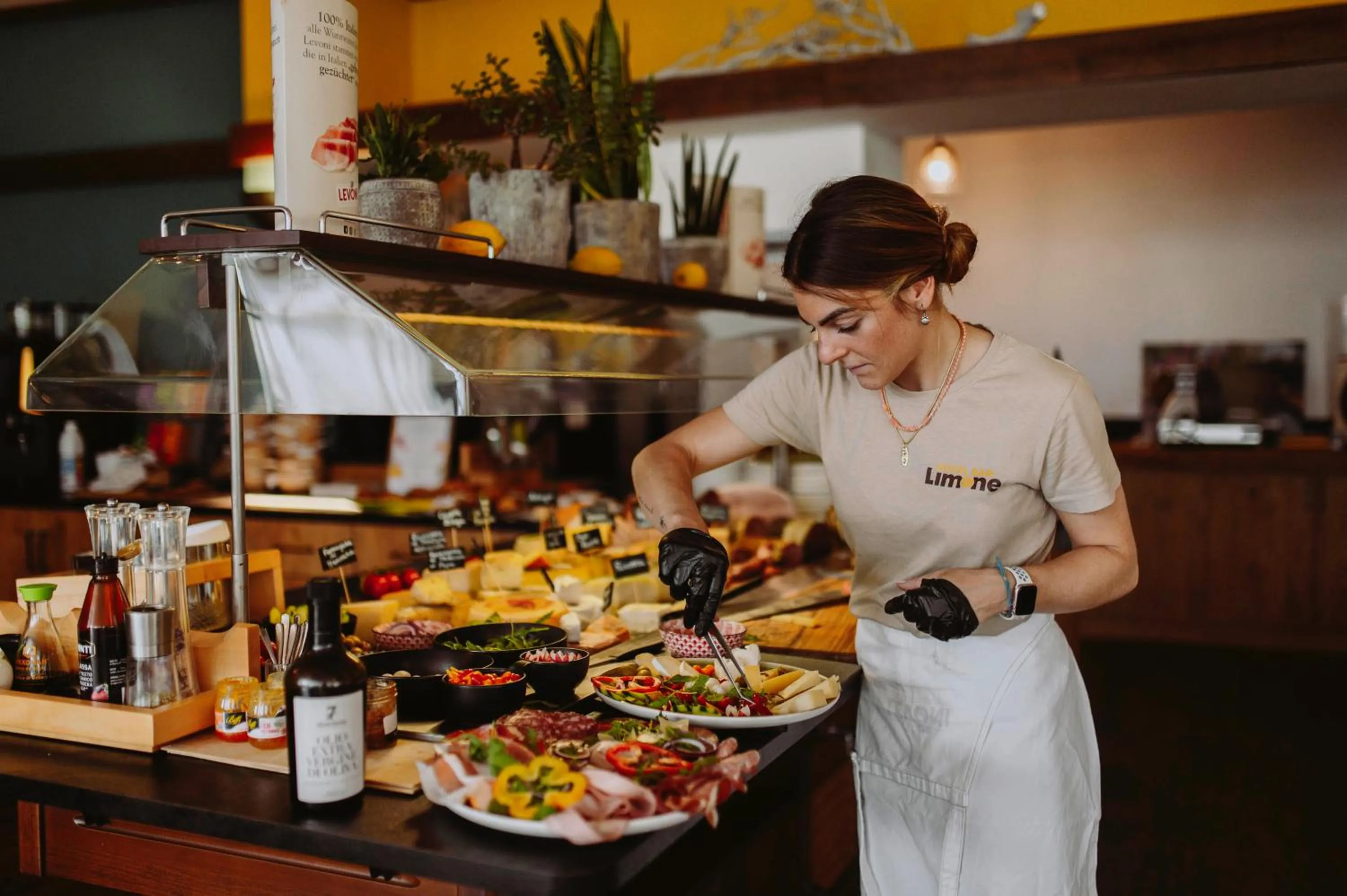 Restaurant/places to eat in Hotel Limone