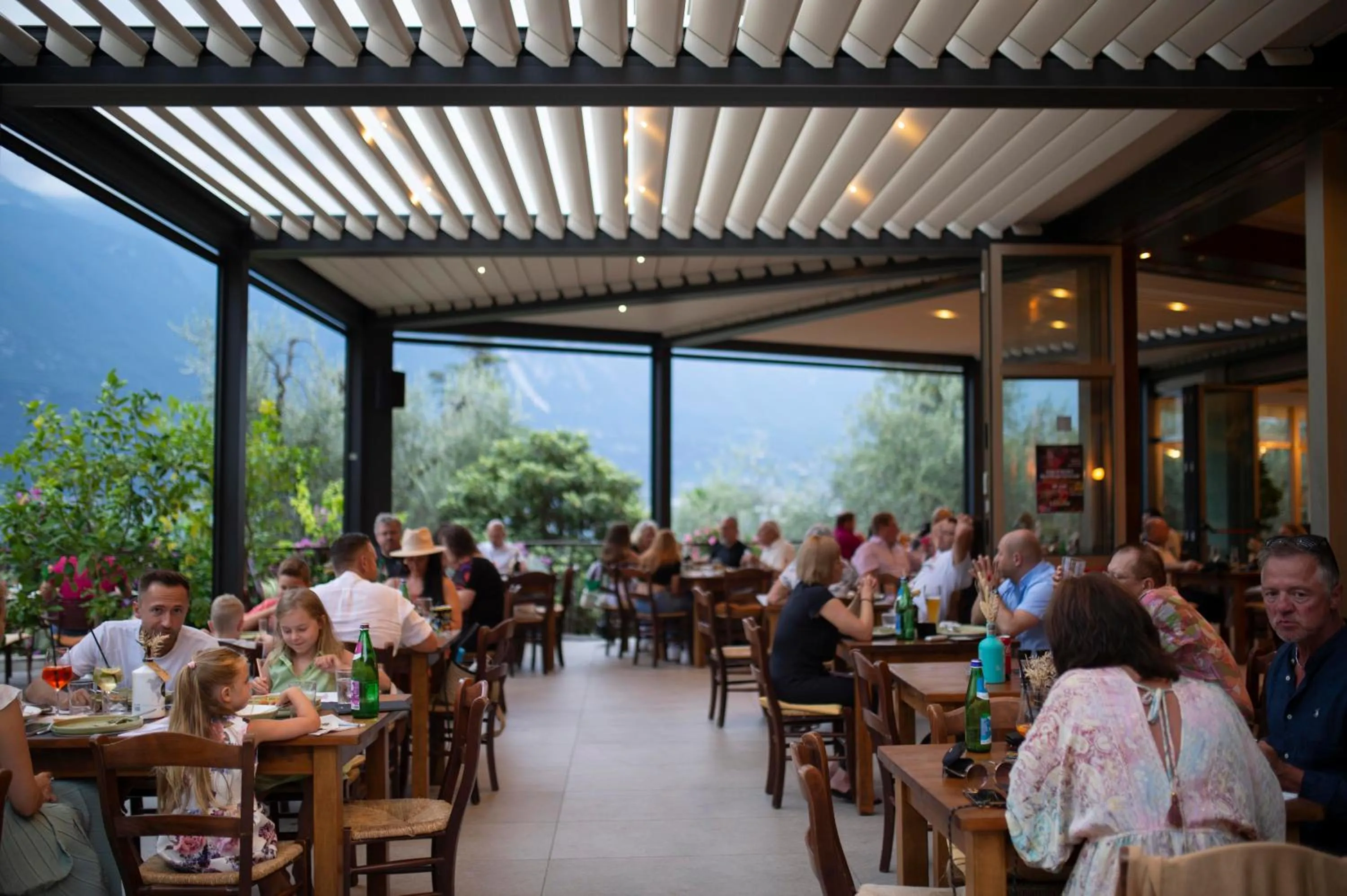 Restaurant/places to eat in Hotel Limone