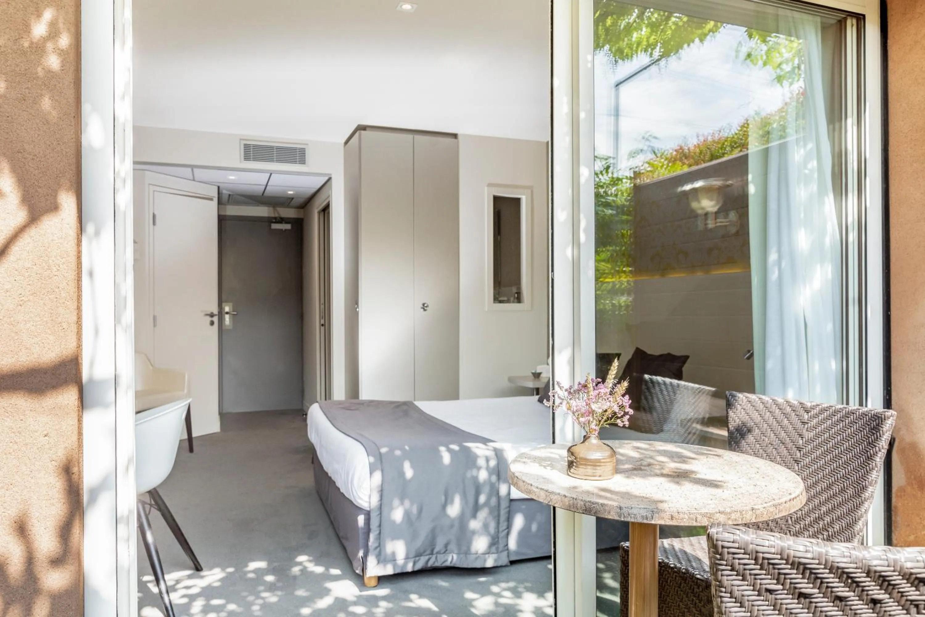 Photo of the whole room in Le Carré d'Alethius Logis Hôtel-Restaurant Gastronomique