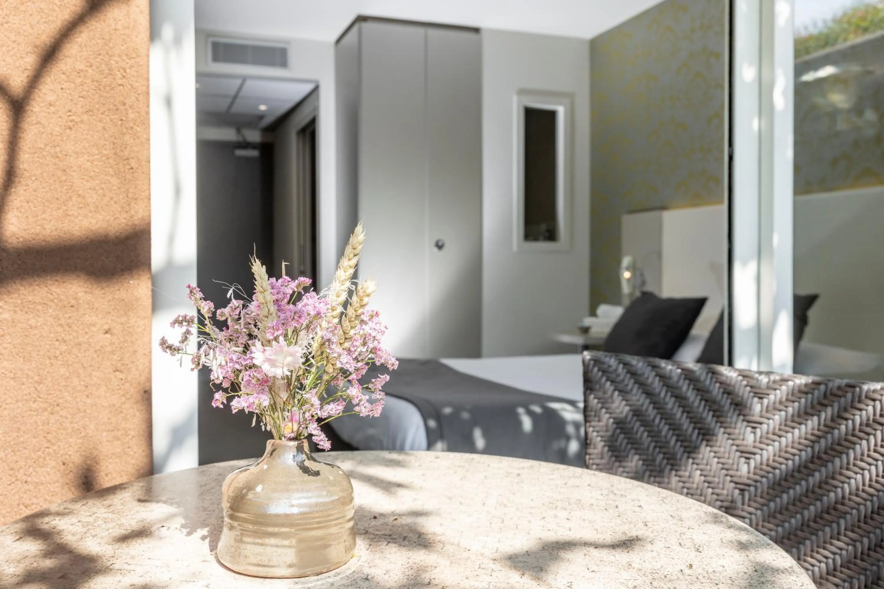 Bedroom in Le Carré d'Alethius Logis Hôtel-Restaurant Gastronomique