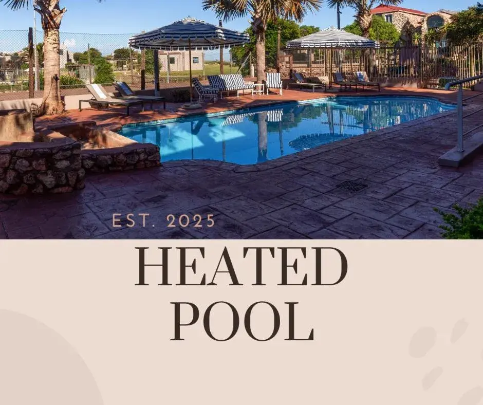 Swimming pool in Blue Bay Lodge Swimming pool in Blue Bay Lodge