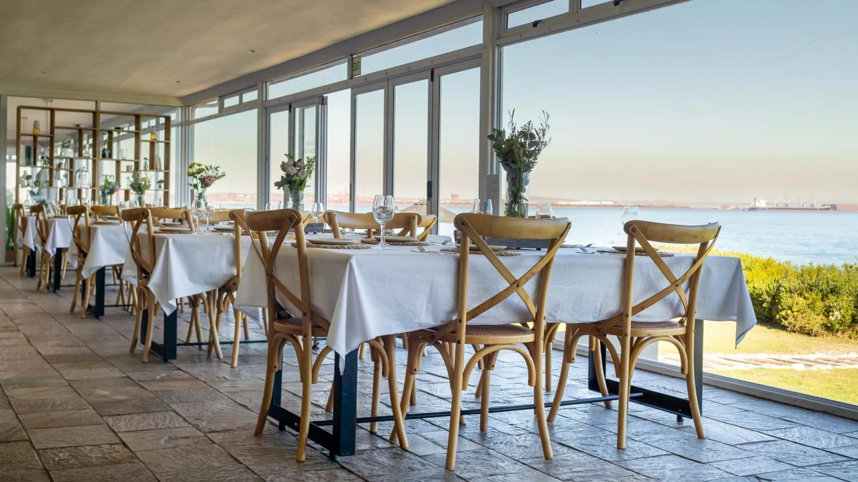 Restaurant/places to eat in Blue Bay Lodge Restaurant/places to eat in Blue Bay Lodge