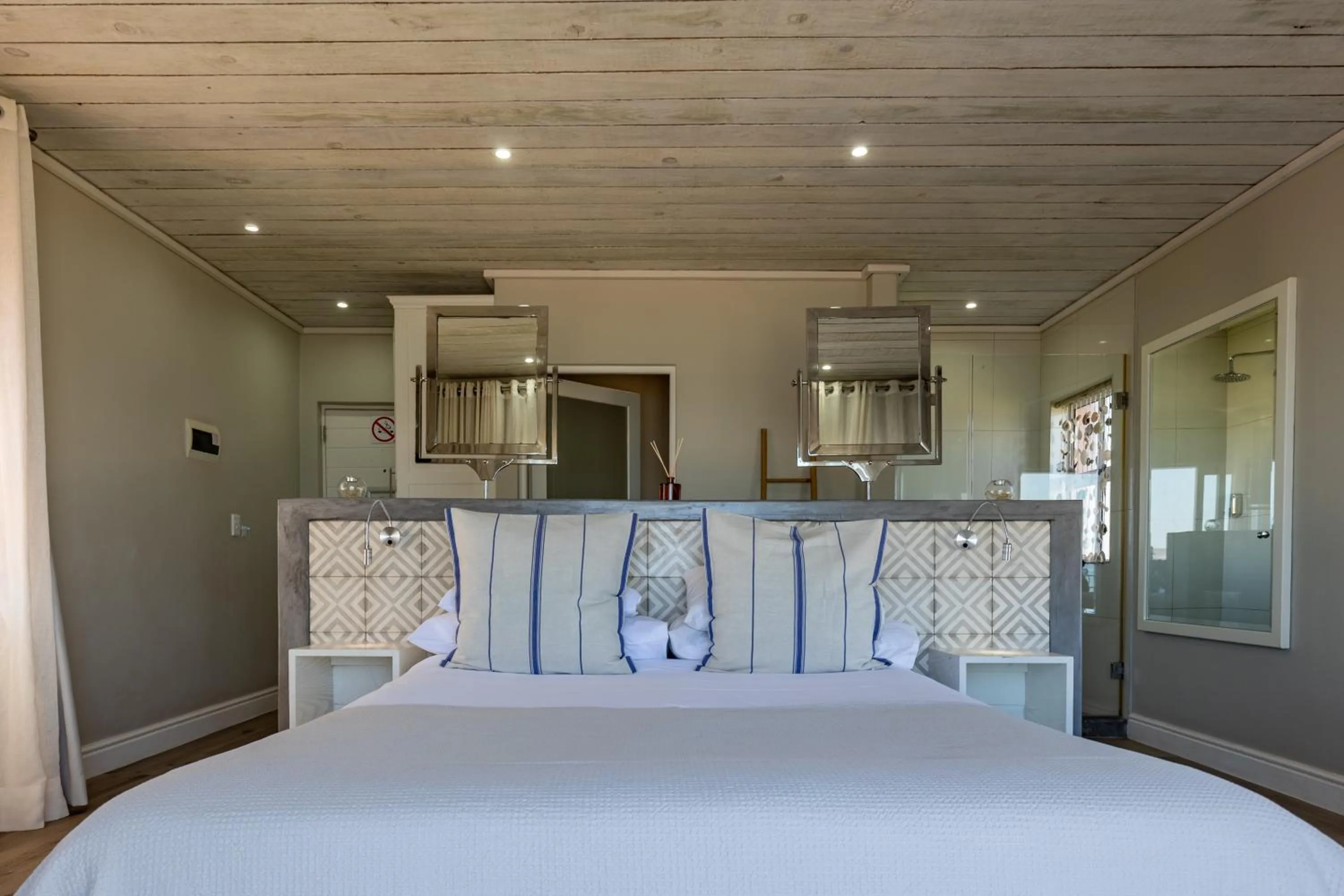 Bed in Blue Bay Lodge