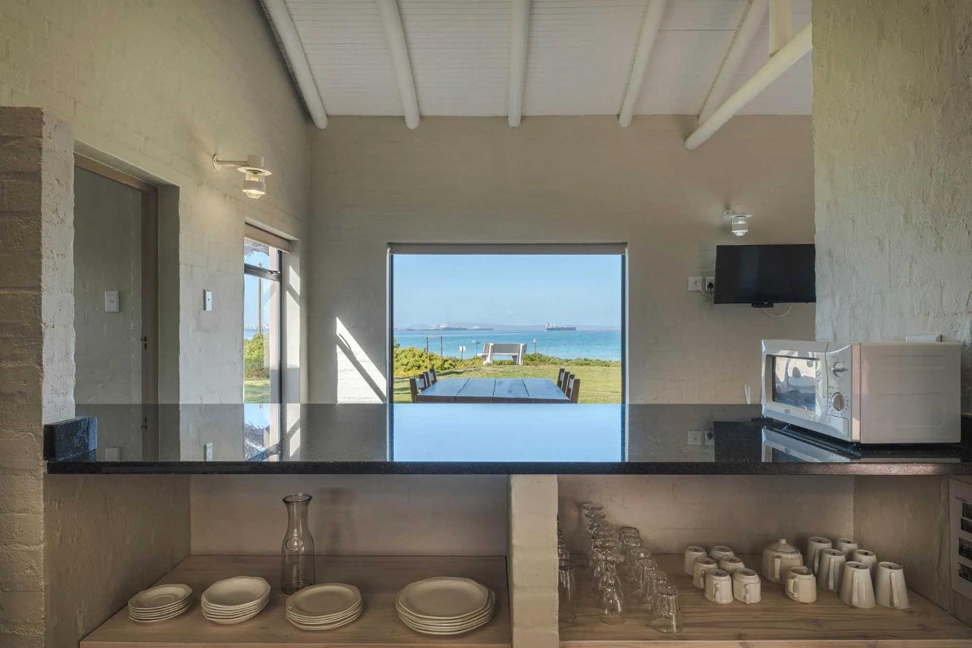 Kitchen or kitchenette in Blue Bay Lodge