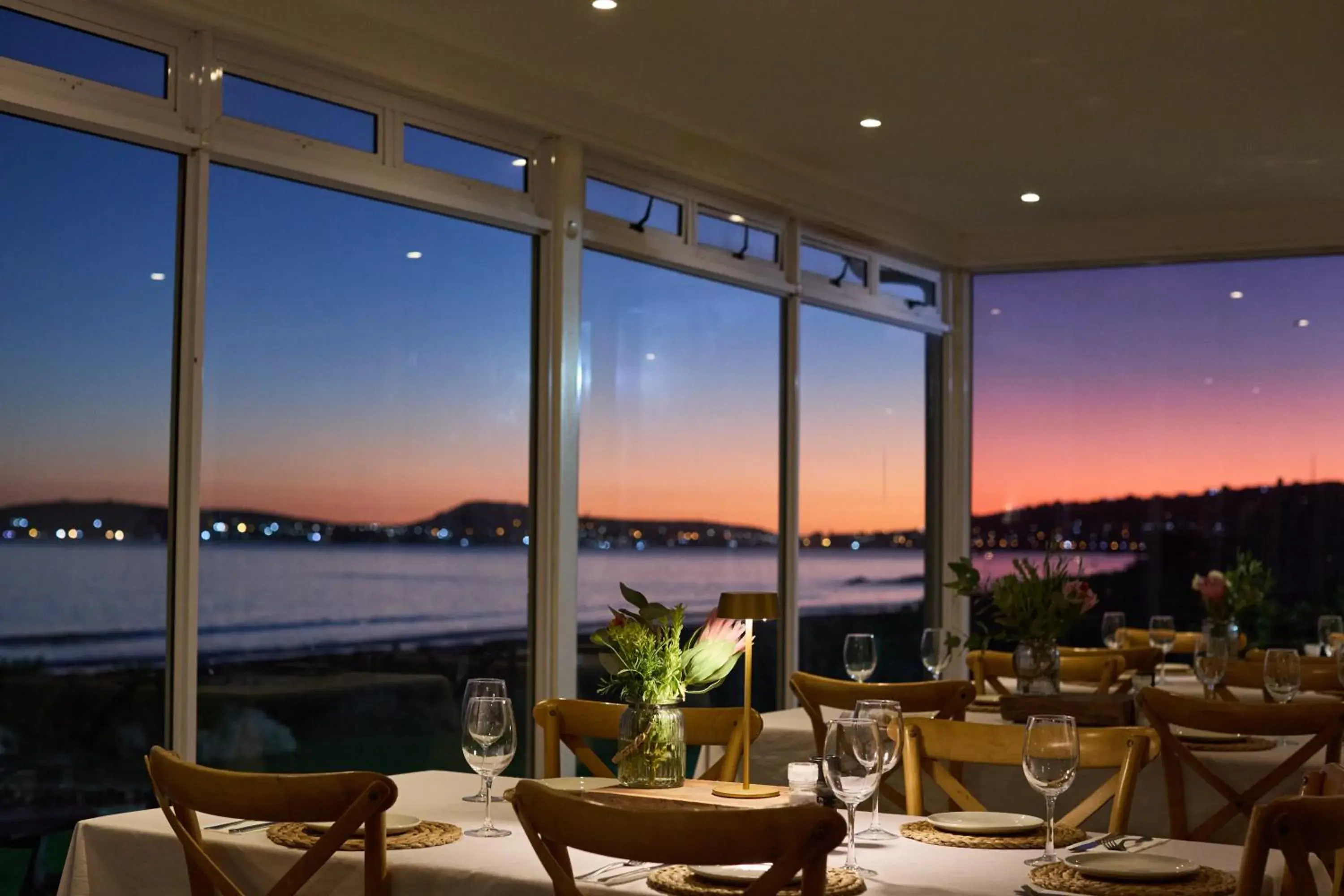 Restaurant/places to eat in Blue Bay Lodge Restaurant/places to eat in Blue Bay Lodge