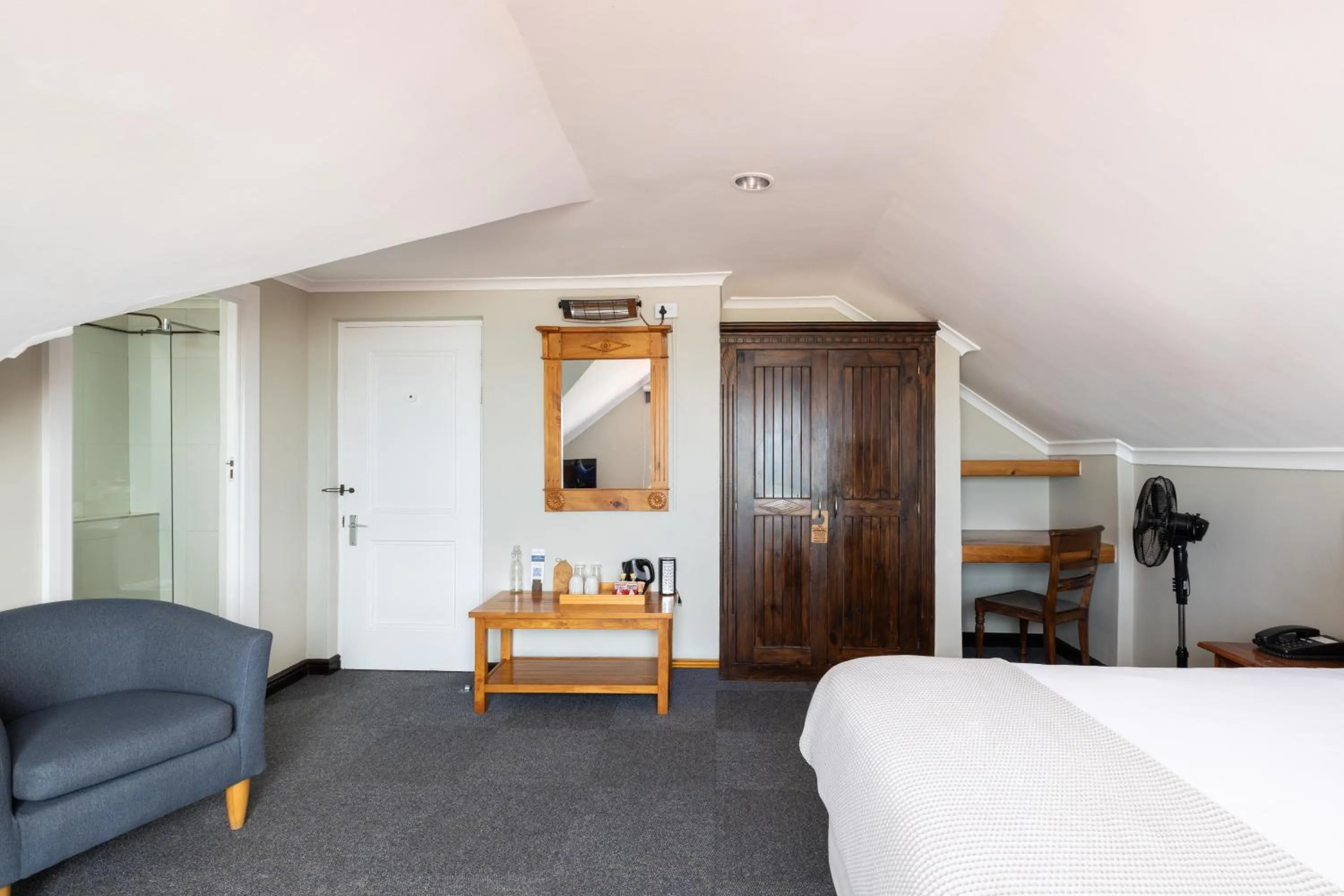 Bed in Blue Bay Lodge