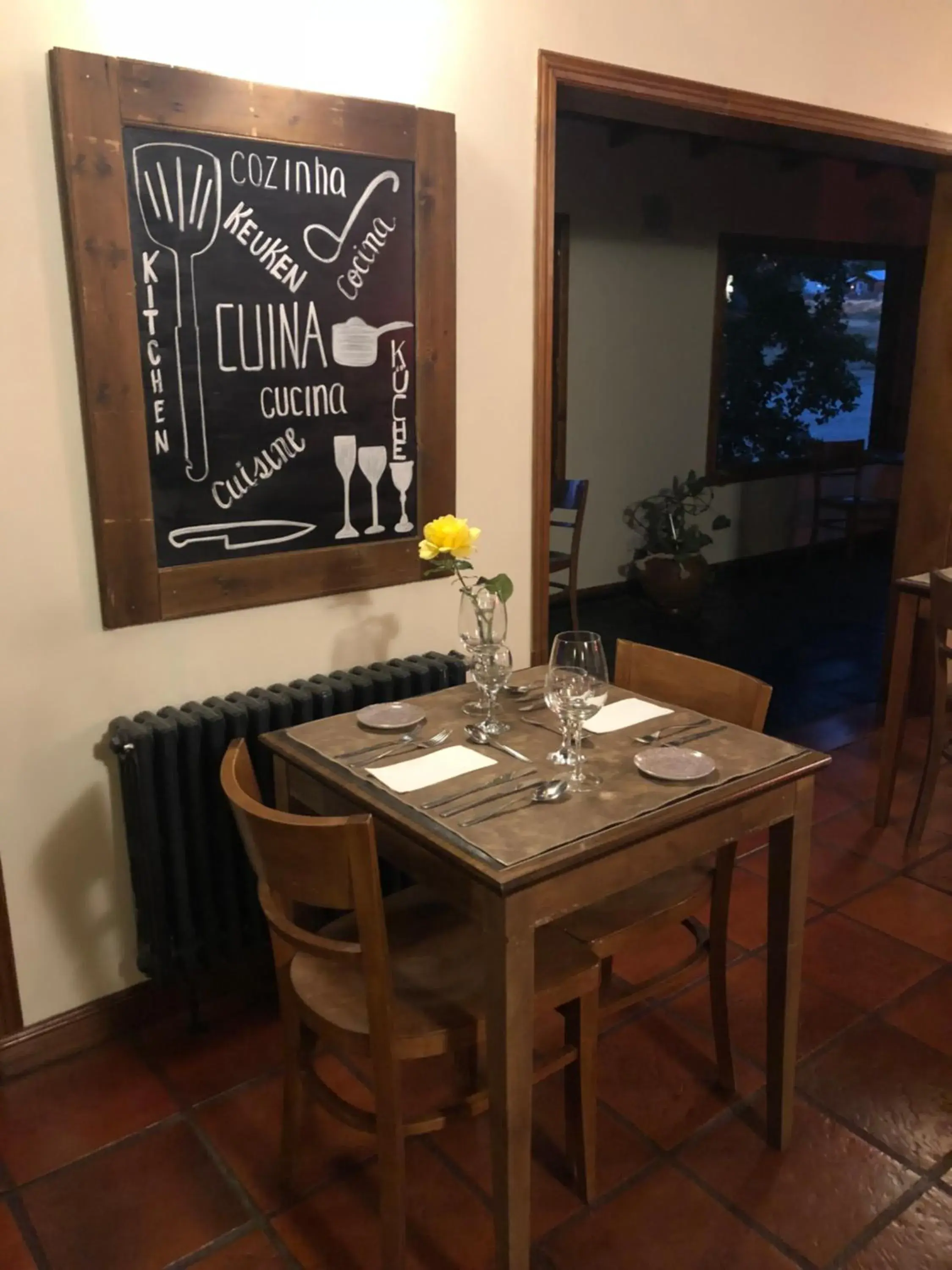 Lounge or bar in Koi Aiken Lounge or bar in Koi Aiken