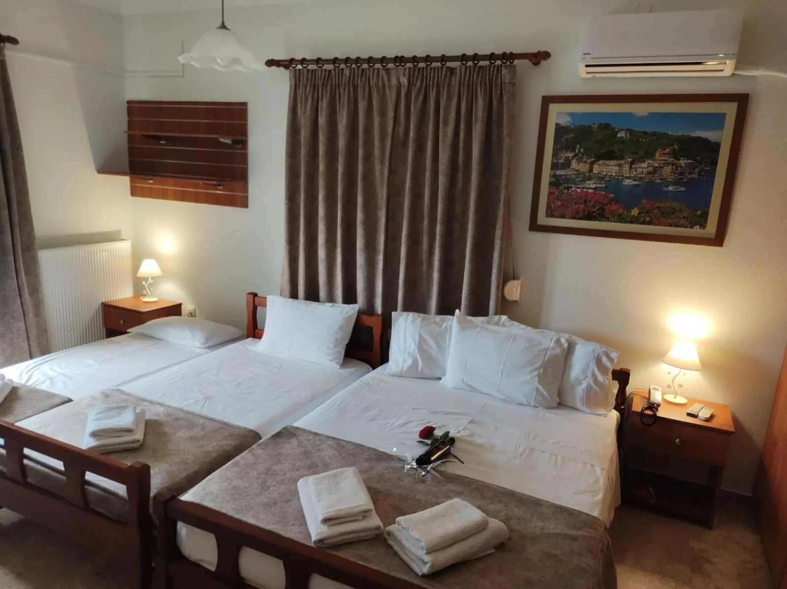 Bathroom, Bed in Apollo Pavilion Apartments