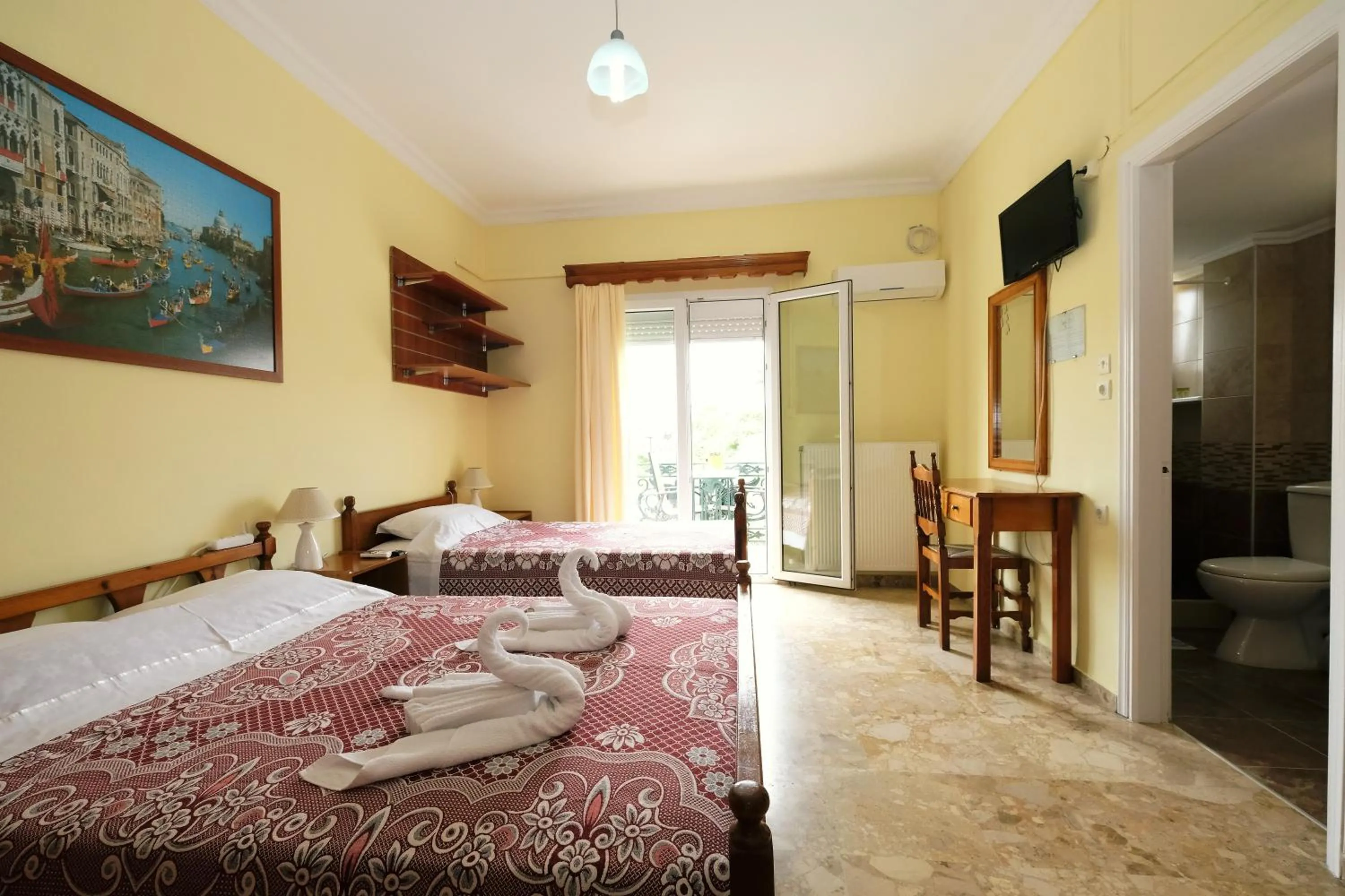 TV and multimedia, Bed in Apollo Pavilion Apartments