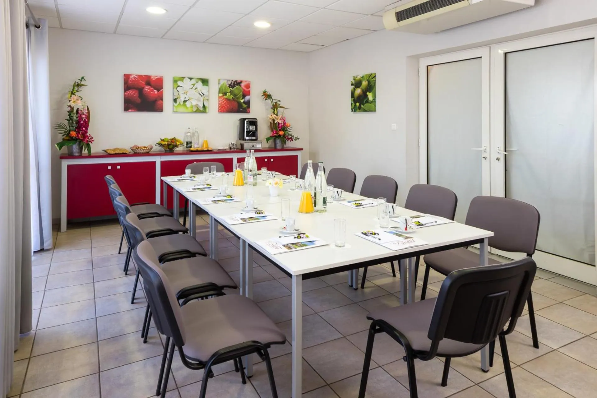 Restaurant/places to eat in The Originals City, Hôtel Le Pavillon, Béziers Est