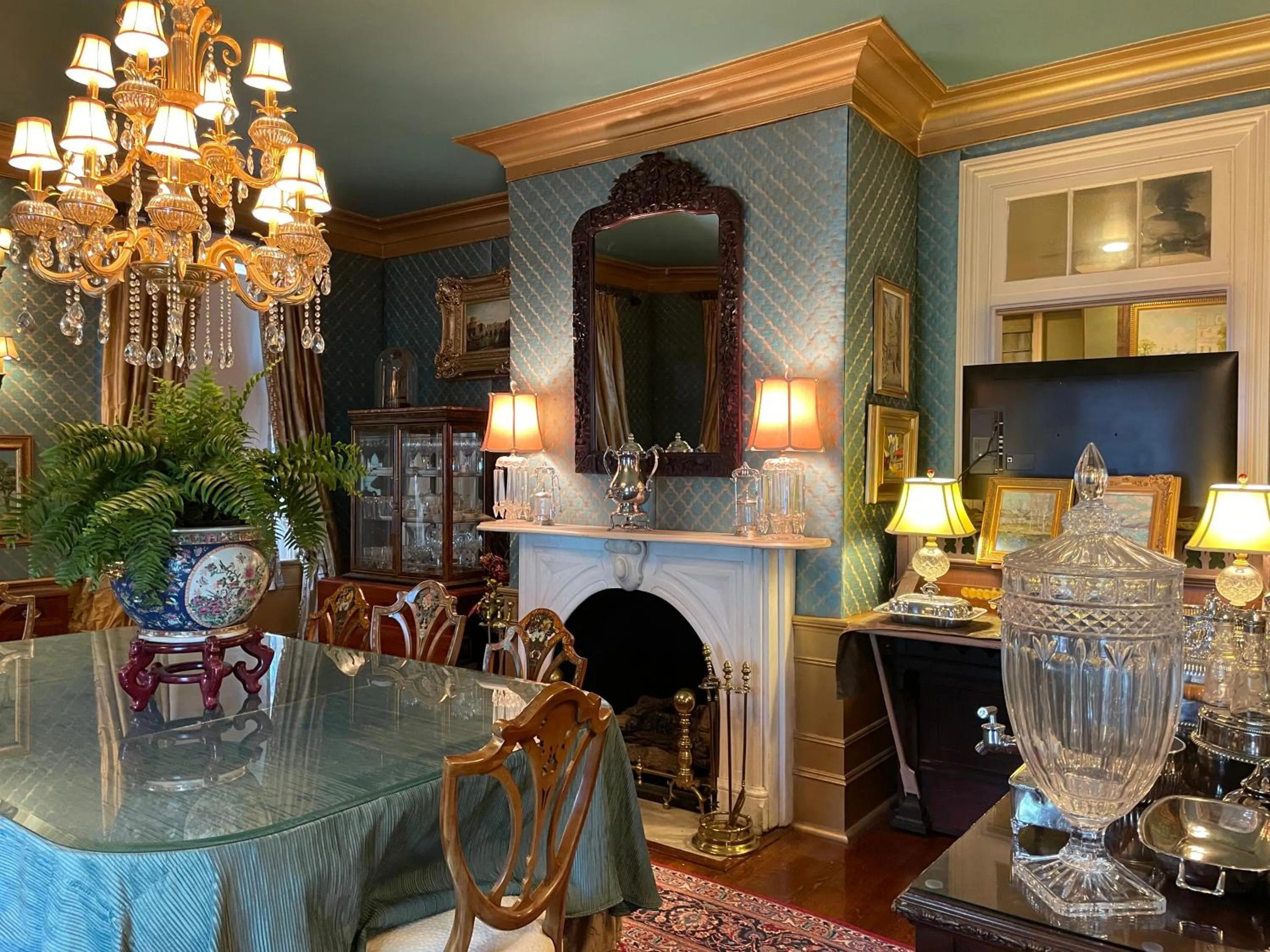 Decorative detail in 22 Charlotte