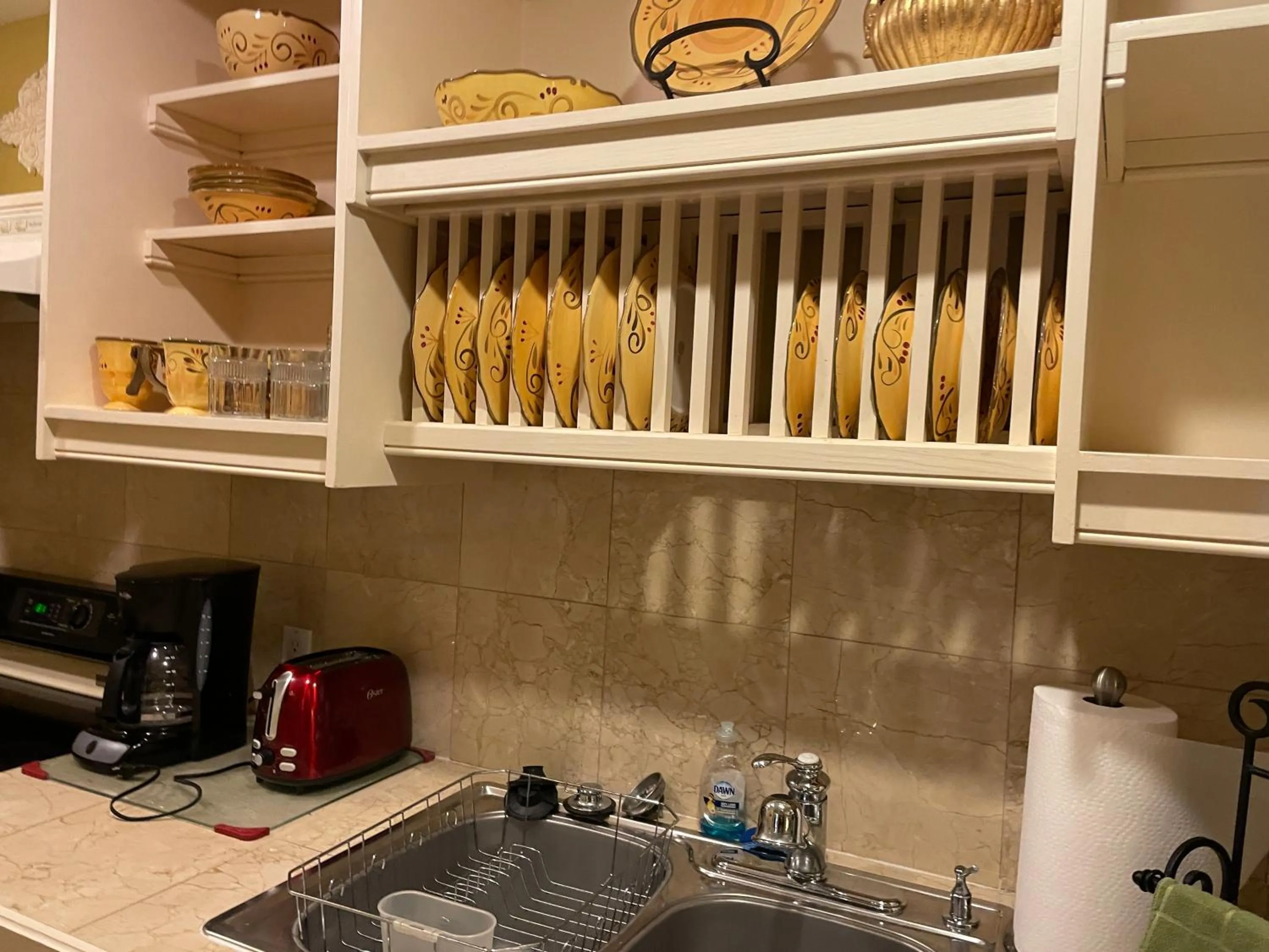 Kitchen or kitchenette in 22 Charlotte