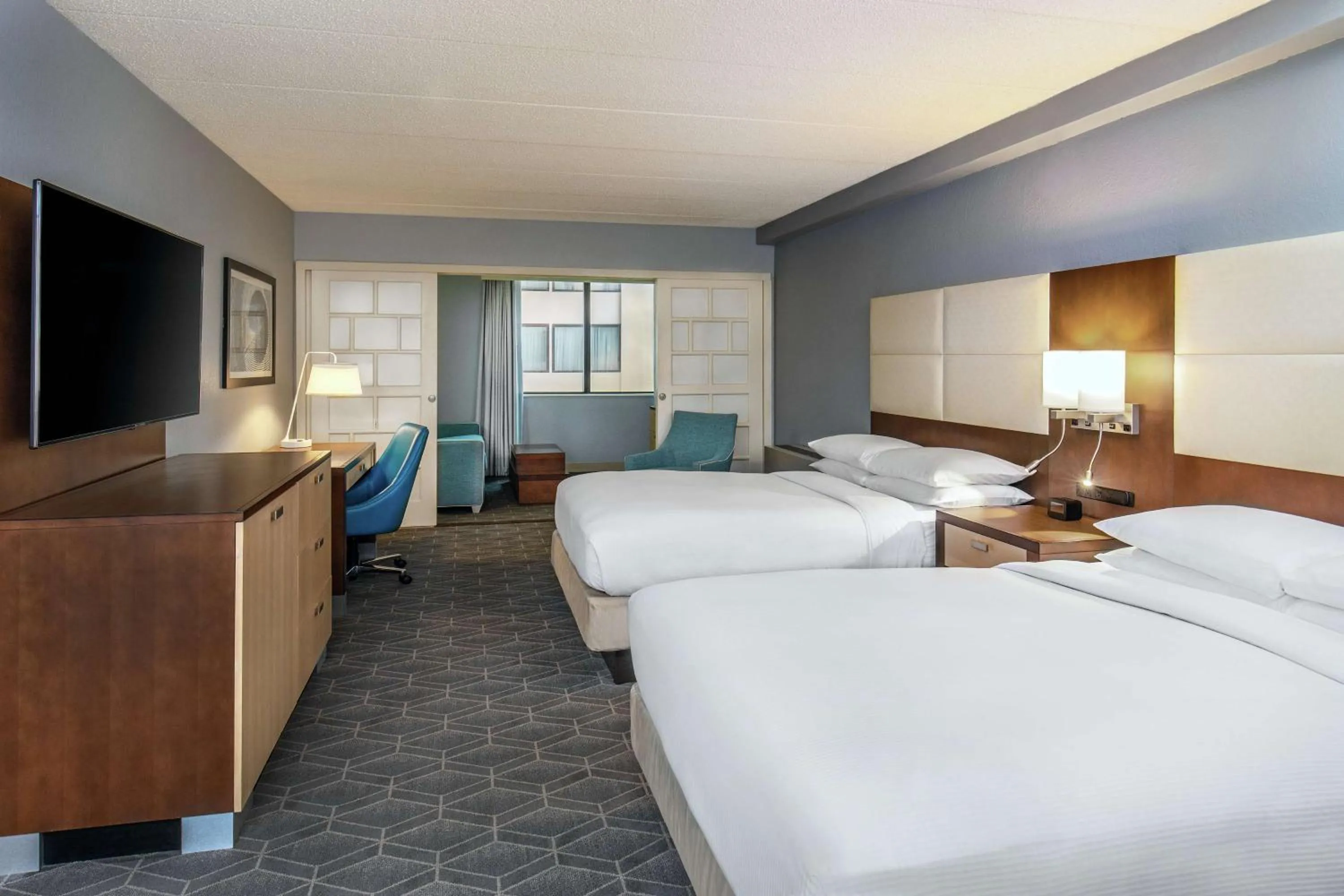 Bedroom, Bed in DoubleTree by Hilton Columbia