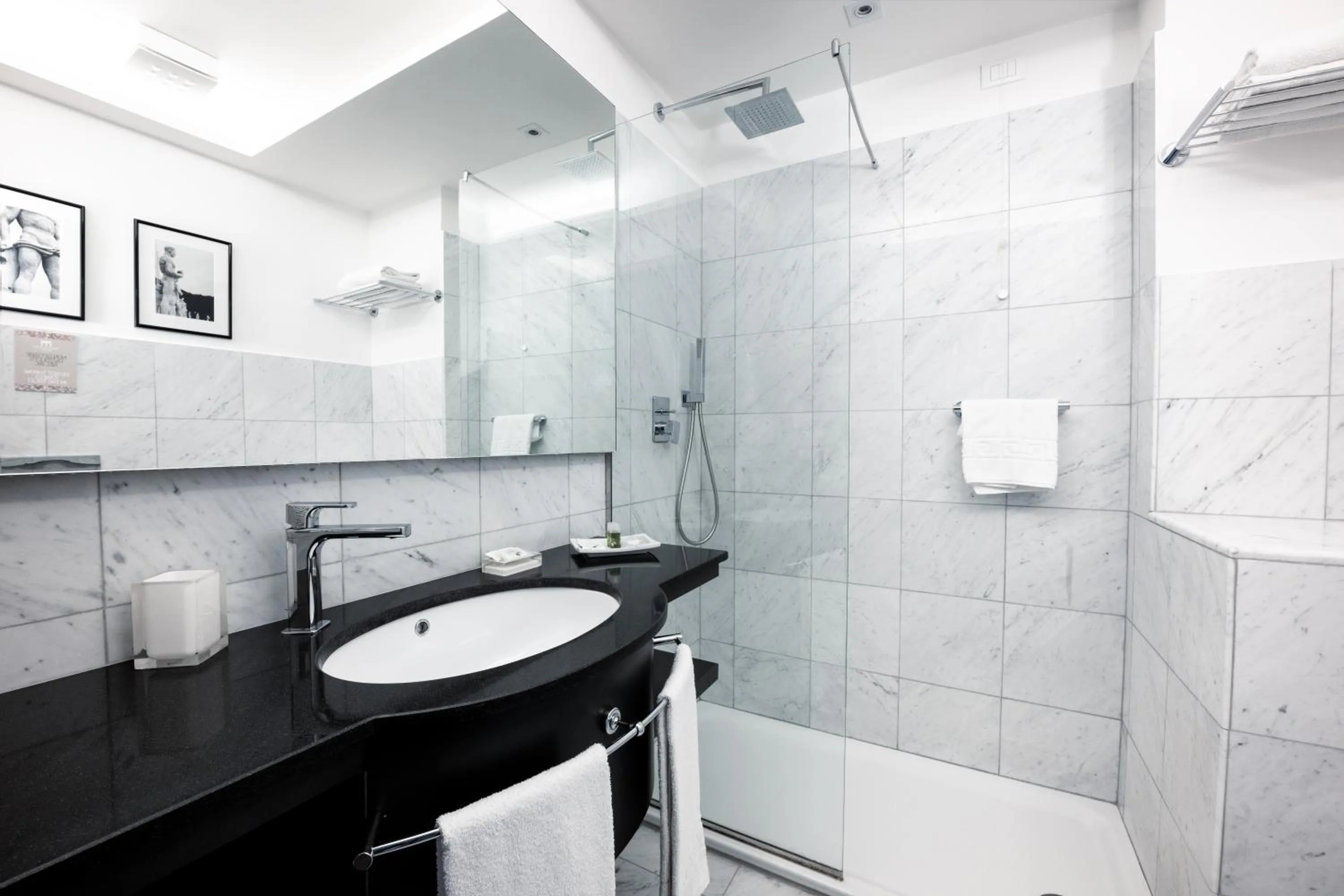 Shower in Mascherino Suites