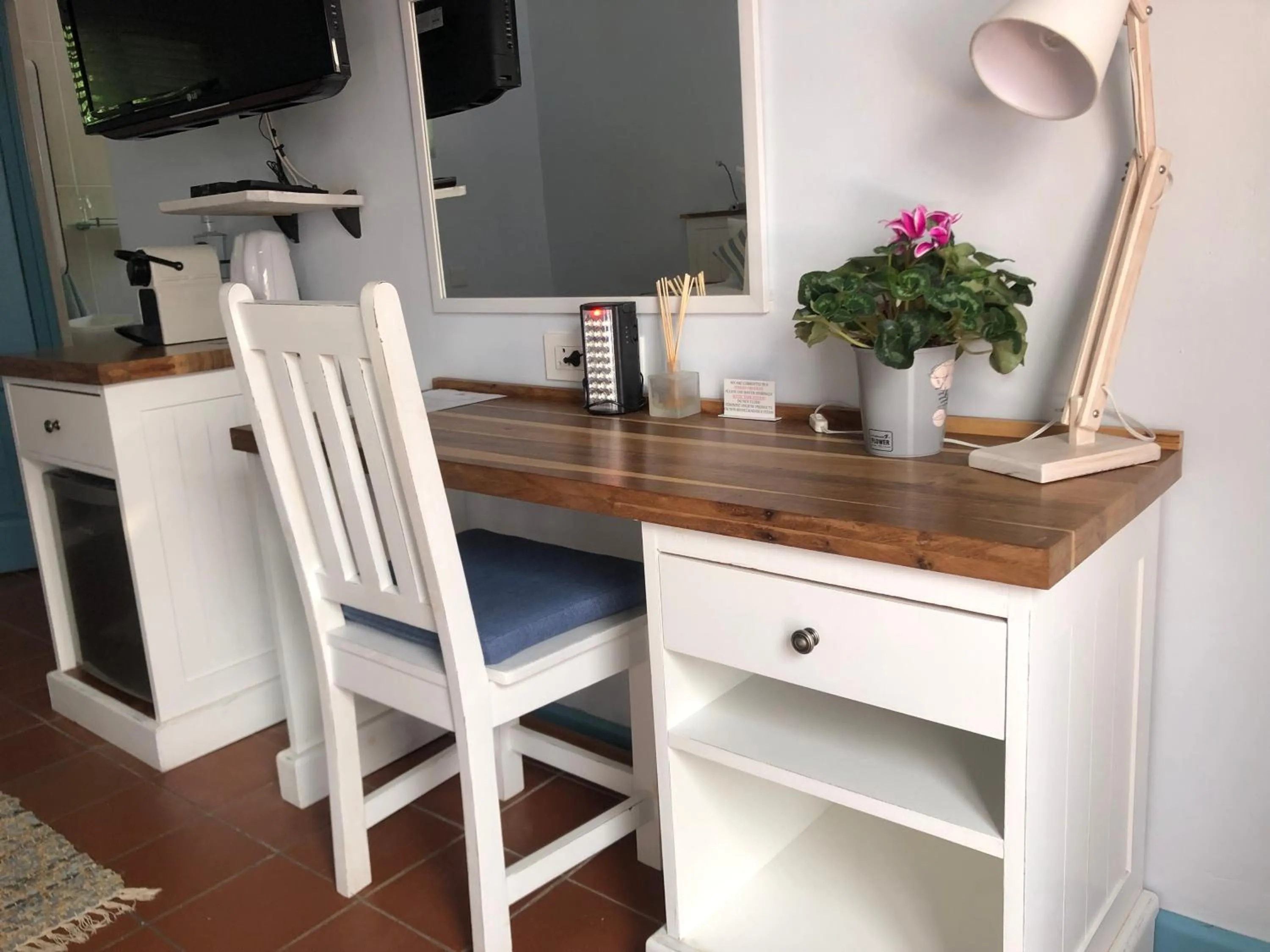Coffee/tea facilities in BlueSky Arniston Guest House