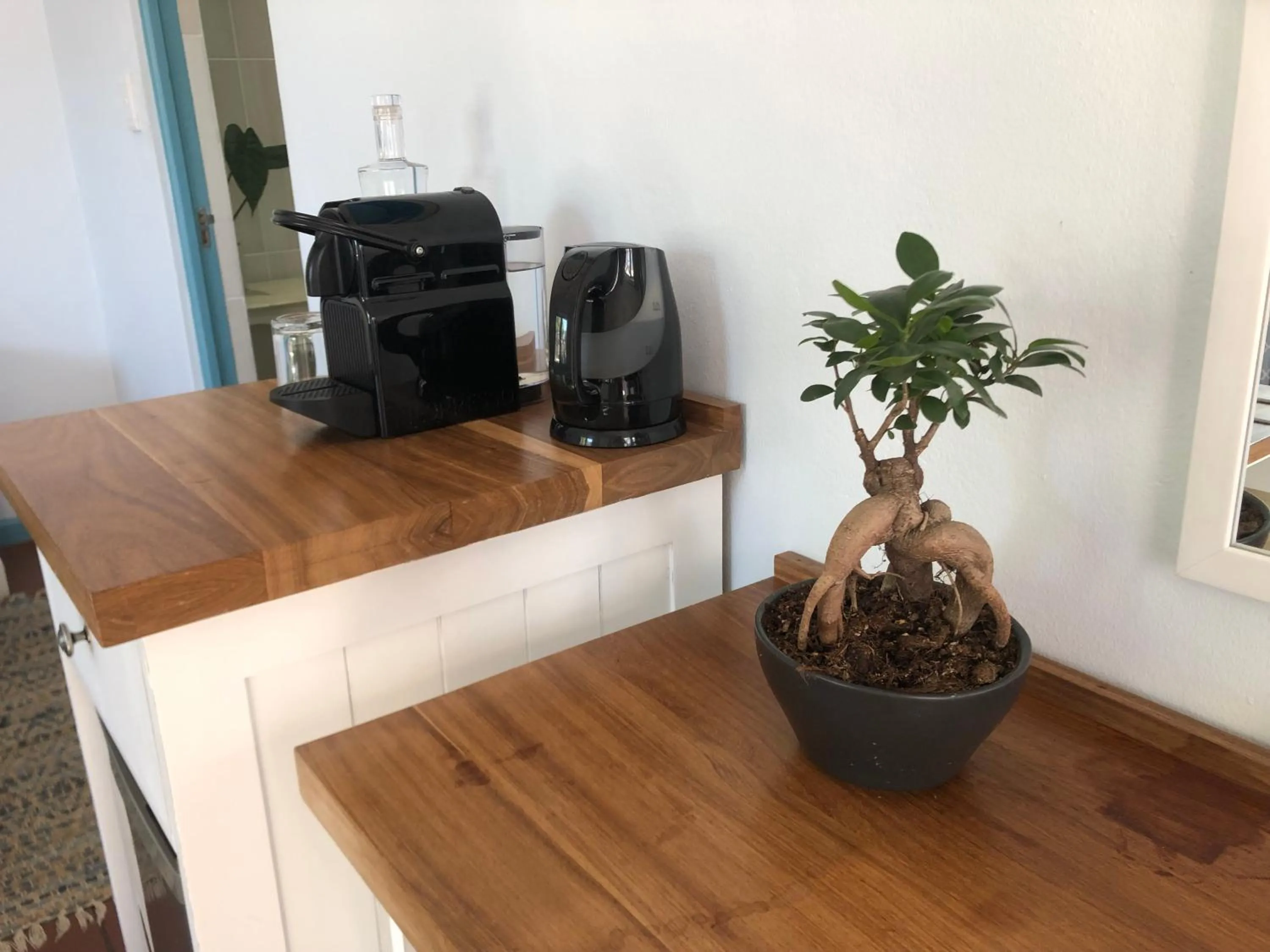 Coffee/tea facilities in BlueSky Arniston Guest House