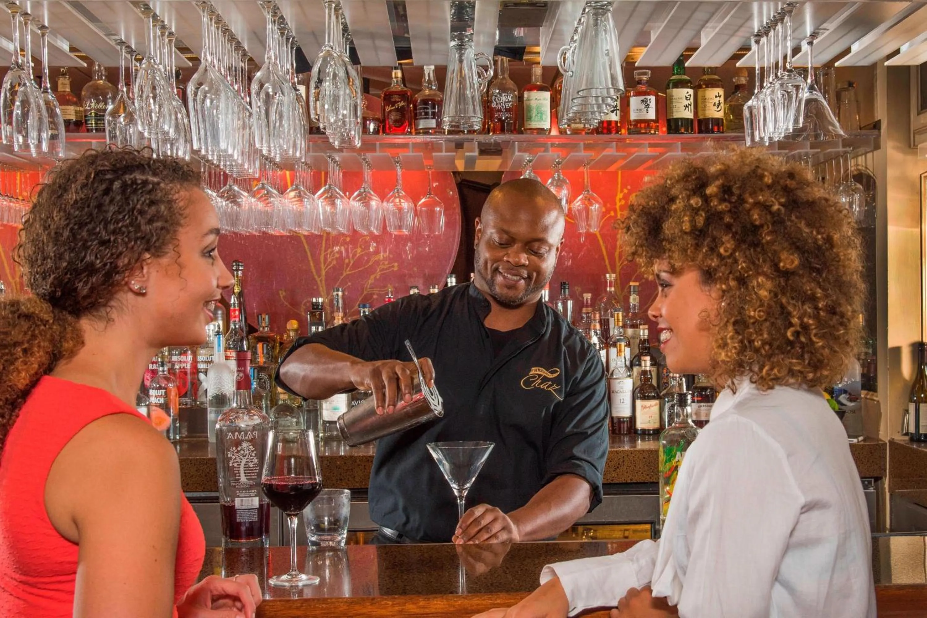 Lounge or bar in The Raphael Hotel, Autograph Collection