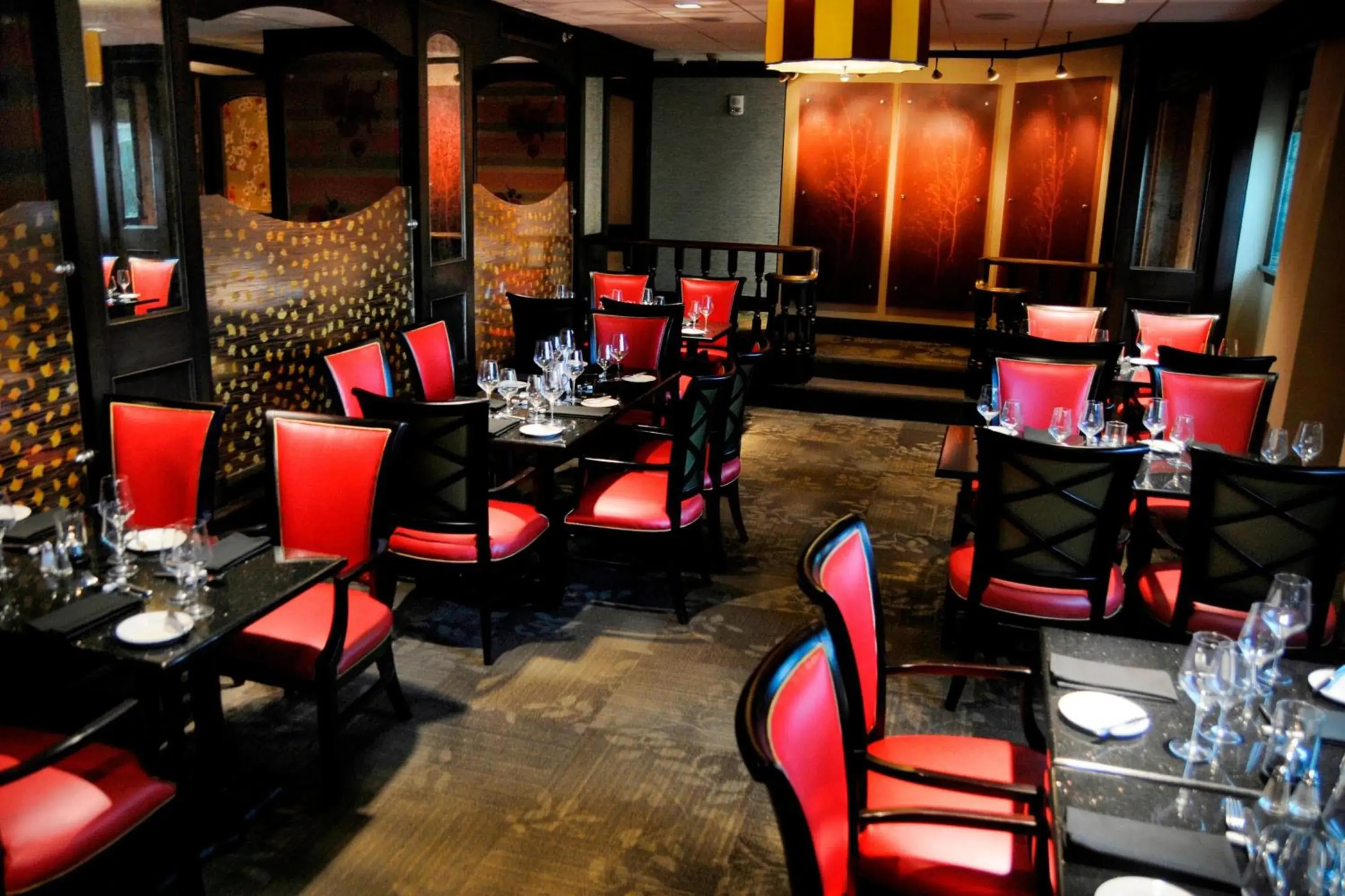 Restaurant/places to eat in The Raphael Hotel, Autograph Collection Restaurant/places to eat in The Raphael Hotel, Autograph Collection
