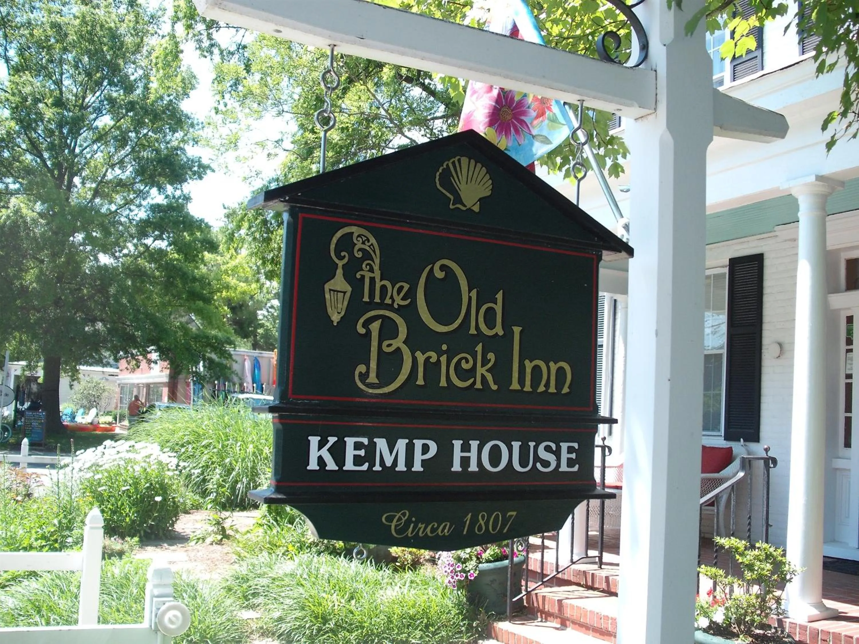 Property building in Old Brick Inn