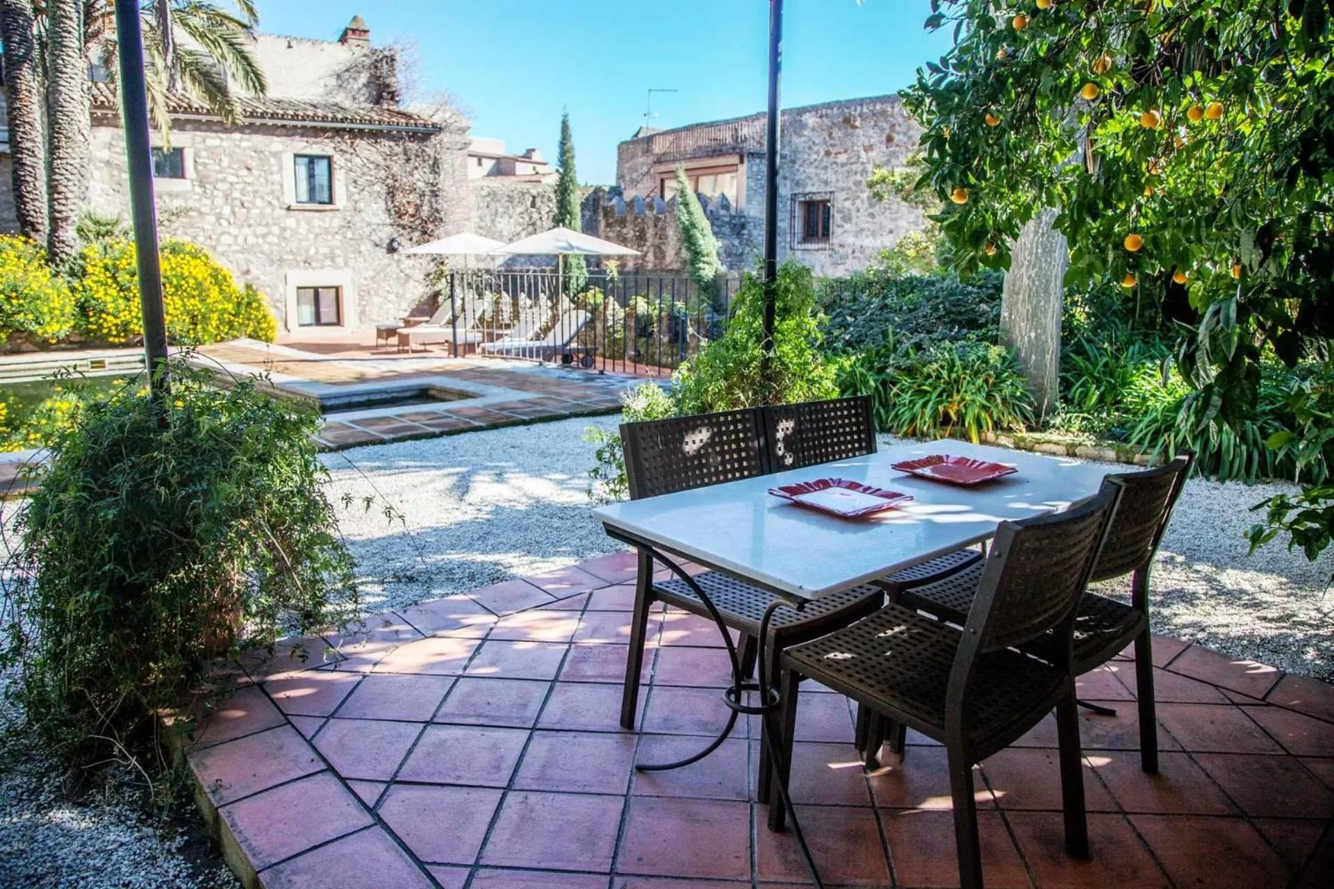 Swimming pool in Hotel Boutique Casa de Orellana