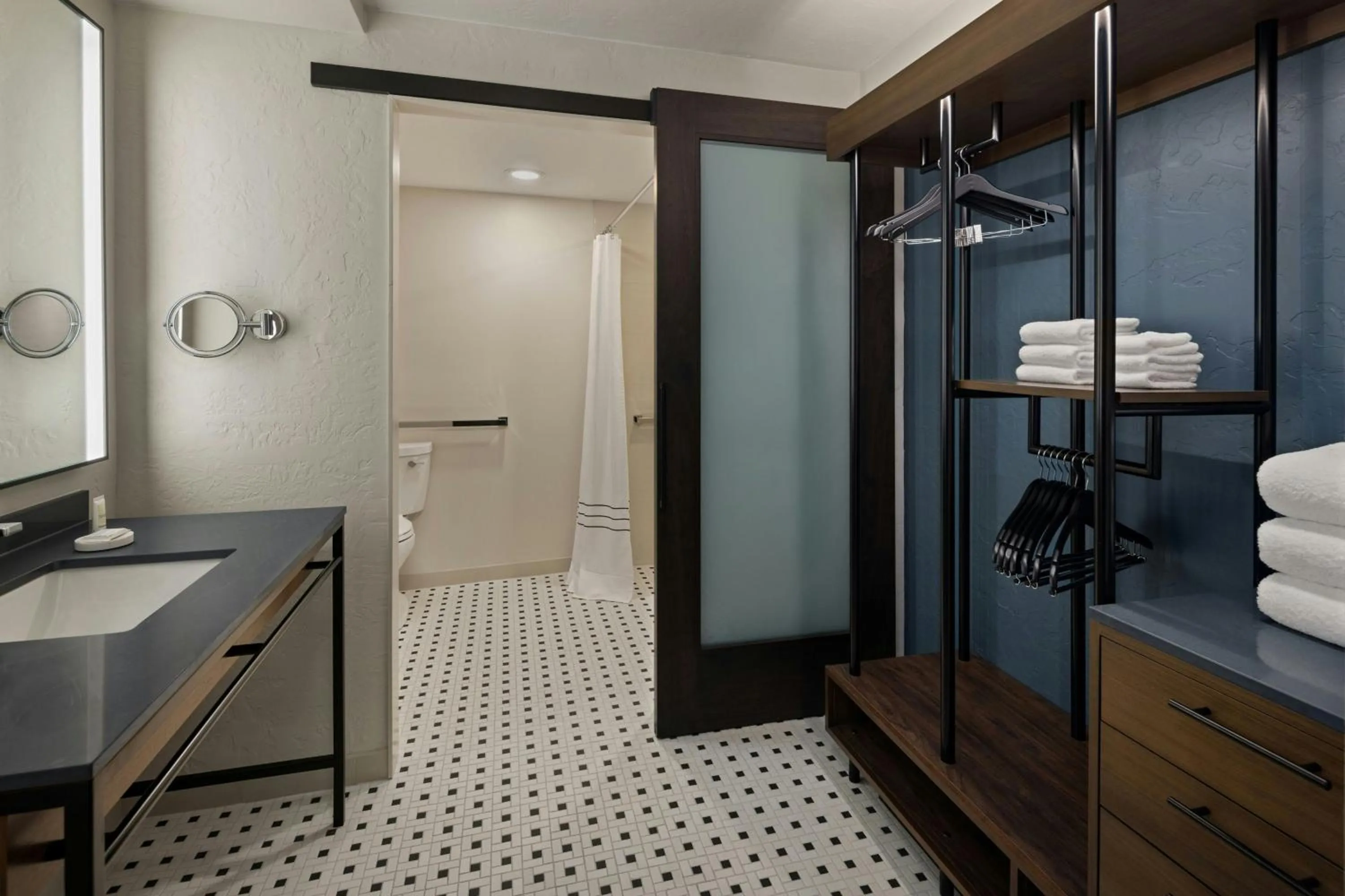Bathroom in Oshkosh Marriott Waterfront Hotel & Convention Center