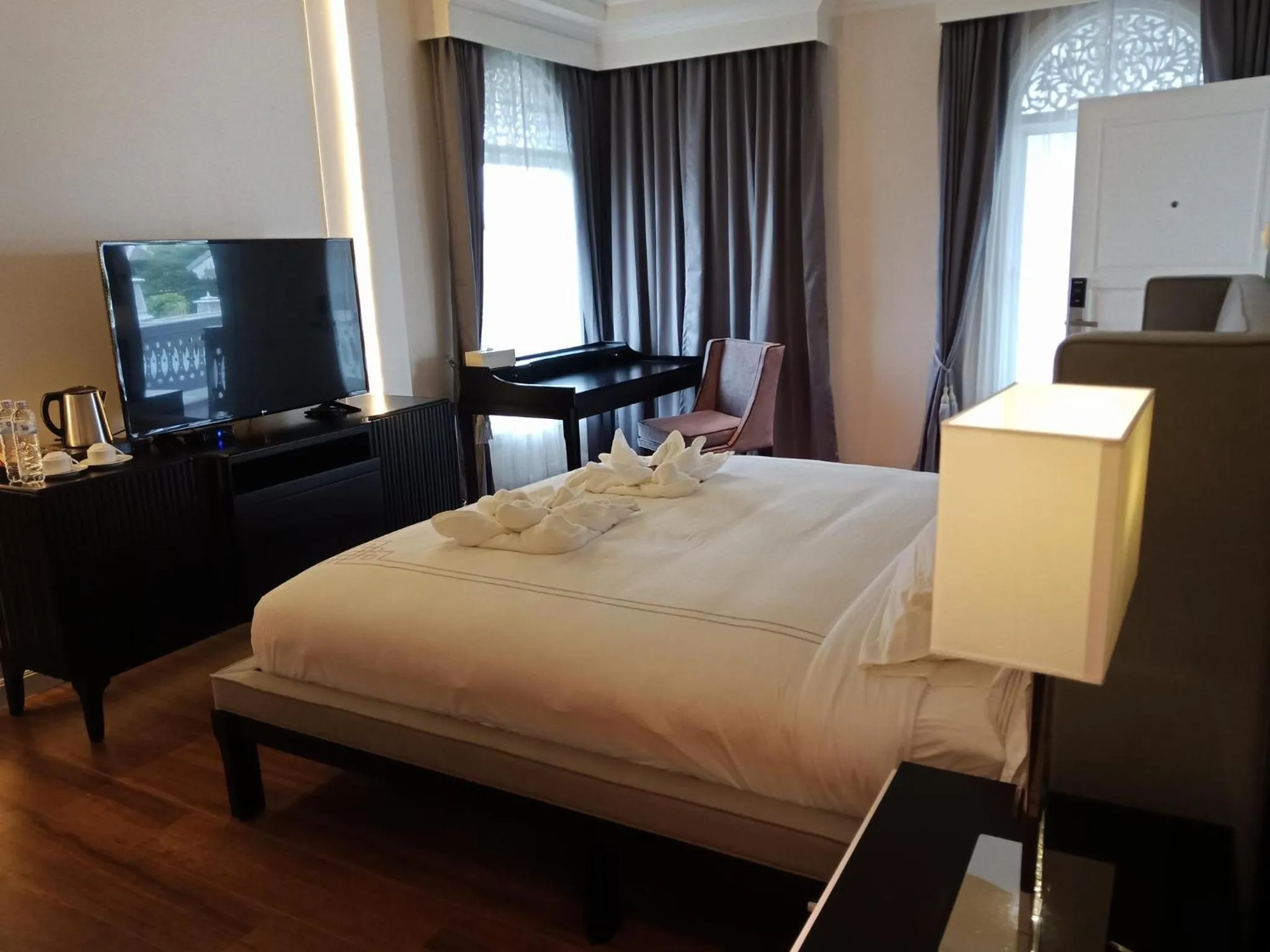 Bed in NirvaNAN House