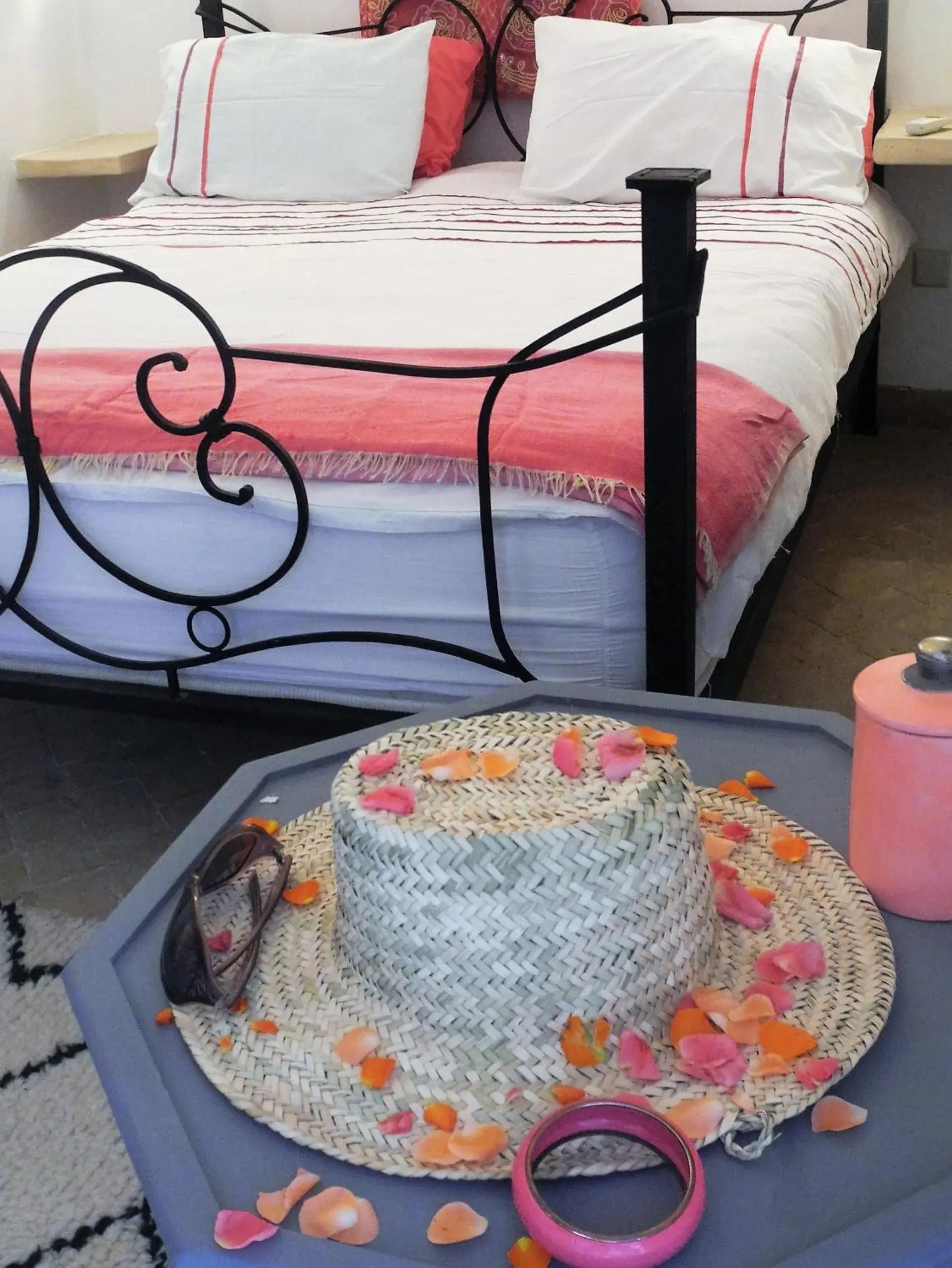 Photo of the whole room, Bed in Riad Linda Photo of the whole room, Bed in Riad Linda